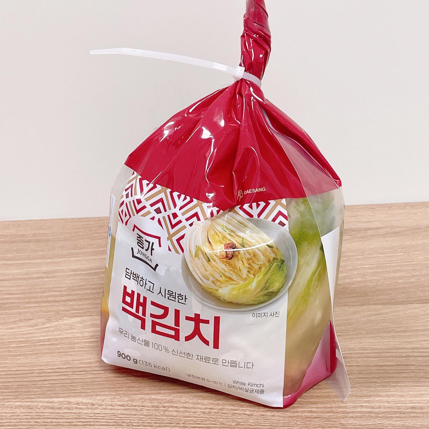 #협찬 [종가] 백김치

글로벌 & 대한민국 No.1 '종가집'이 '종가'로 새롭게 태어났어요!

시원하고 개운한 풍미와 국산 배를 갈아넣어 은은한 단맛을 더한 종가 백김치!
맵지 않고 담백한 맛으로 남녀노소 누구나 편안하게 즐길 수 있는 시원한 백김치를 만나보세요😉

구매링크👉https://www.coupang.com/vp/products/116656652?isAddedCart=

#대한민국대표김치 #대한민국1등김치 #글로벌김치  #종가집리브랜딩 #종가 #종가백김치 #백김치 #김치 #백김치맛집 #백김치레시피 #백김치꿀조합 #김치추천 #김치주문 #맛있는김치 #kfood #kimchi #jongga #먹스타그램 #야식