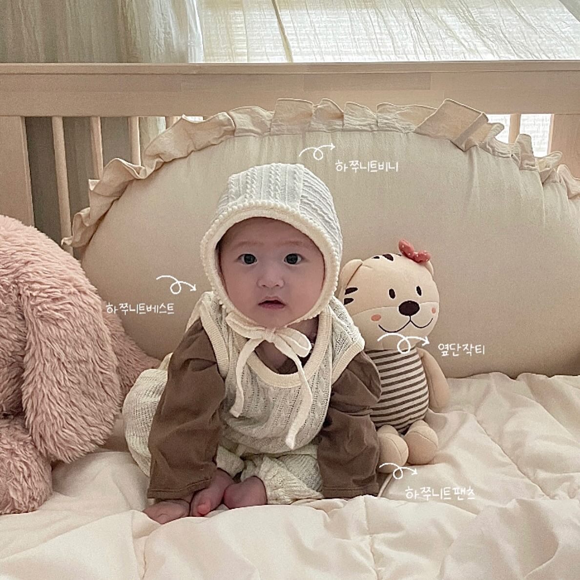 𝑰 𝒍𝒐𝒗𝒆 𝒚𝒐𝒖. 𝟏𝟓𝟗

로은이도 가을 준비완료 👶🏻
분명 여아인데, 왜 남아같아보일까?
우리 둘찌 귀여운외모가 사진에 다 안담기는
저희 로은이는 실물파랍니다 🖤

쌍커플 태어날 때 진하게 양쪽 있었는데 사라짐🙈 
와이?!! 😂
