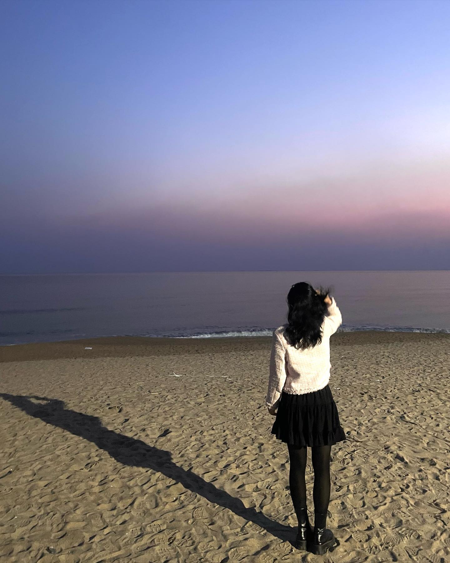 Dawn and sunrise 🌊☁️🩷🌅

#바다 #일출 #오오티디 #좋아요반사 #첫줄반사
