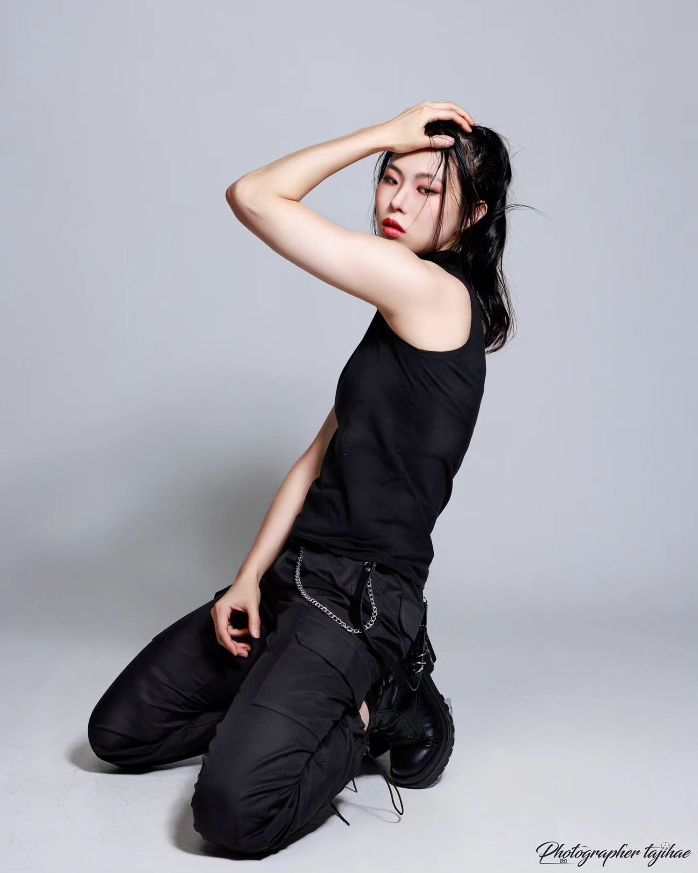 추천받은 웨트헤어 컨셉이랑 내가 하고 싶은 테크웨어 컨셉 🖤
Model you_harang 
Photographer photogapher_tajihae 
Hair makeup xiang_ge_zhou