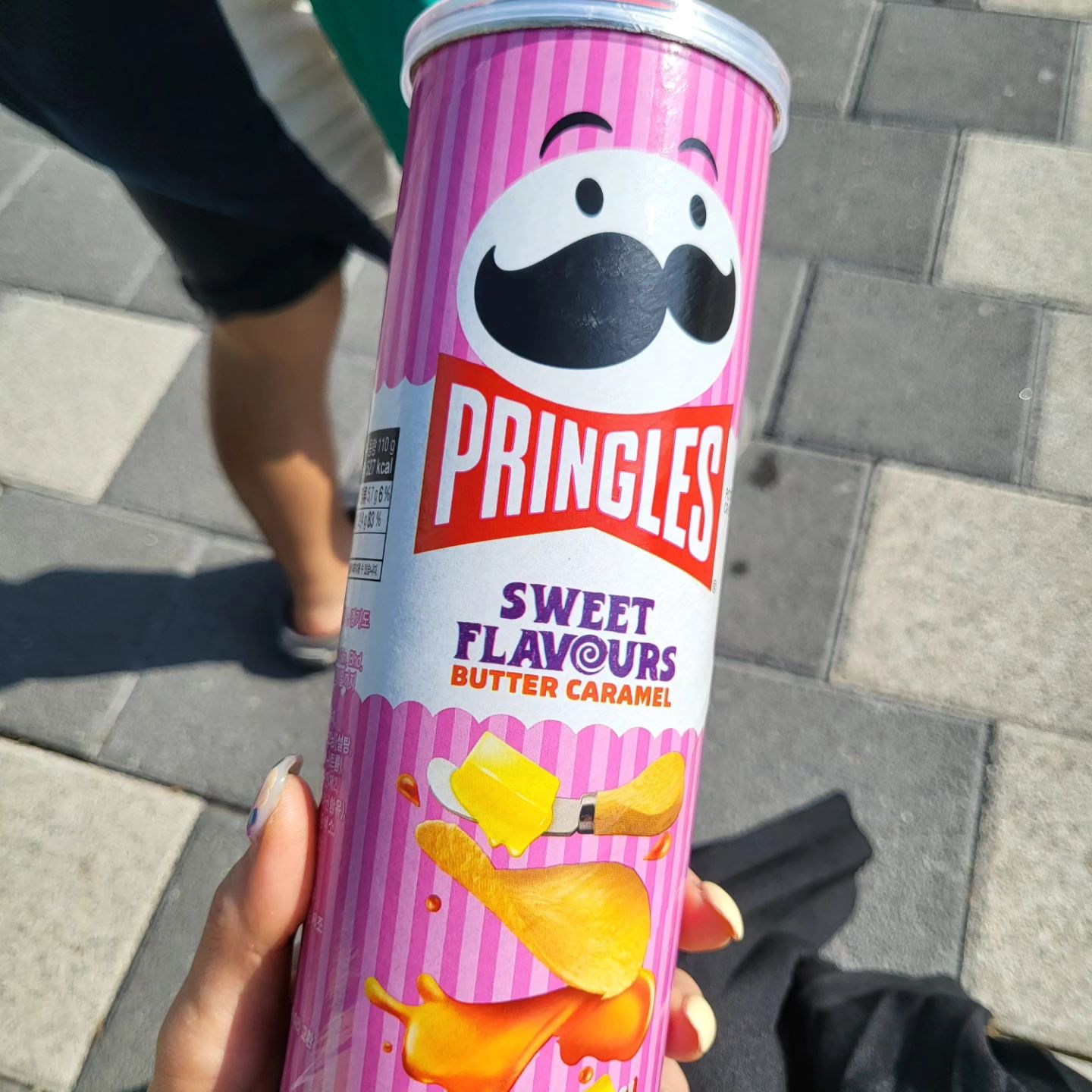-
#프링글스버터카라멜
😋😋
엄청 자극적인 달콤함에 빠진
우리 둘째는 물놀이는 뒷전😜
들락날락 거리며  한통 다 비우시고
딥슬립💤💤하심 ㅋㅋㅋ
pringles_korea