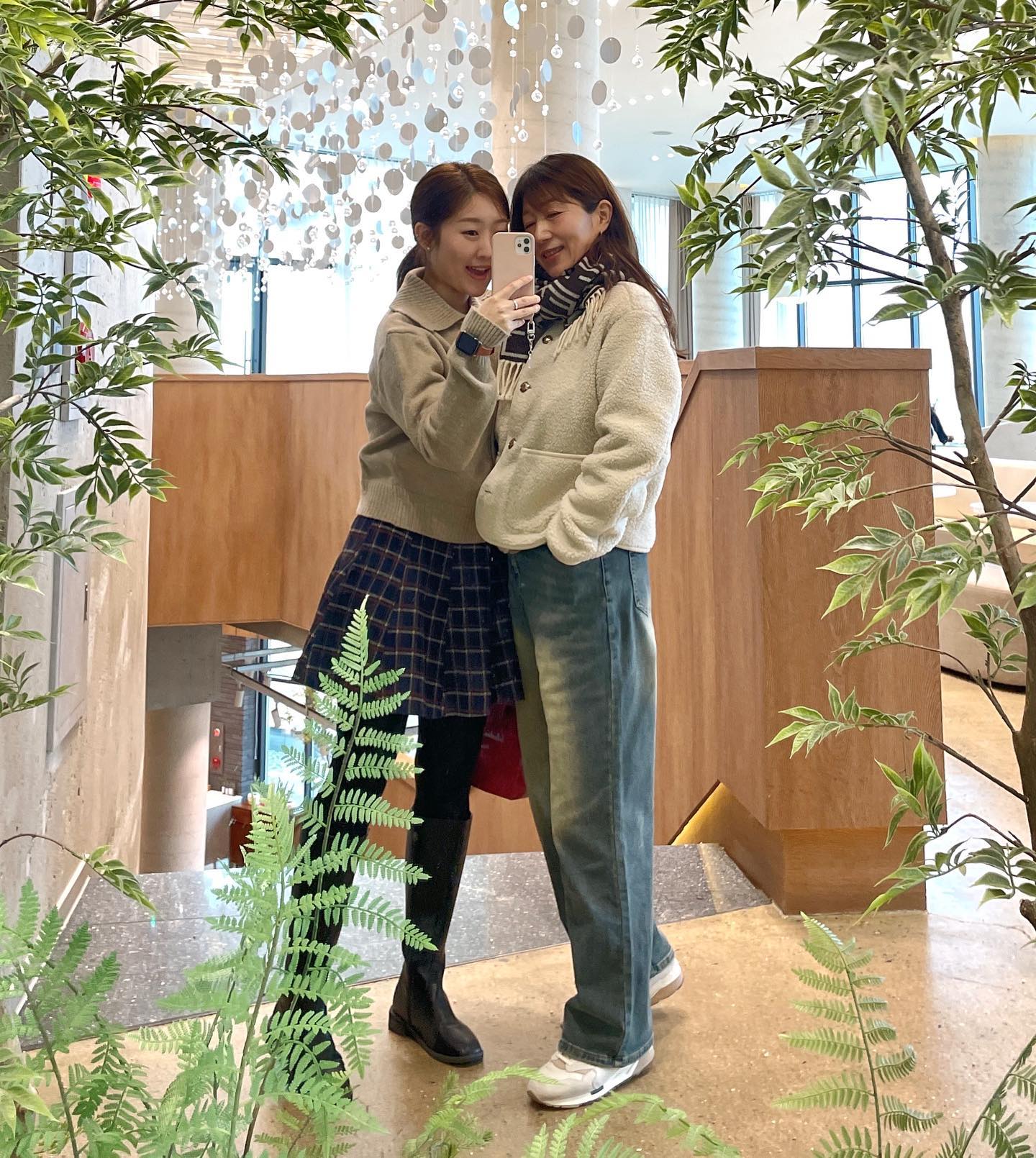 ♡ᵎᵎᵎ

my 세젤친 엄마랑💓💗🩷
우리집 딸랑구들은 엄마 덕질함ㅋ
전국 66년생 중에 최고 잘 나간다고 장담합니다ᵎᵎᵎ

બભપ ⋌˫己БㆅH•••🫶