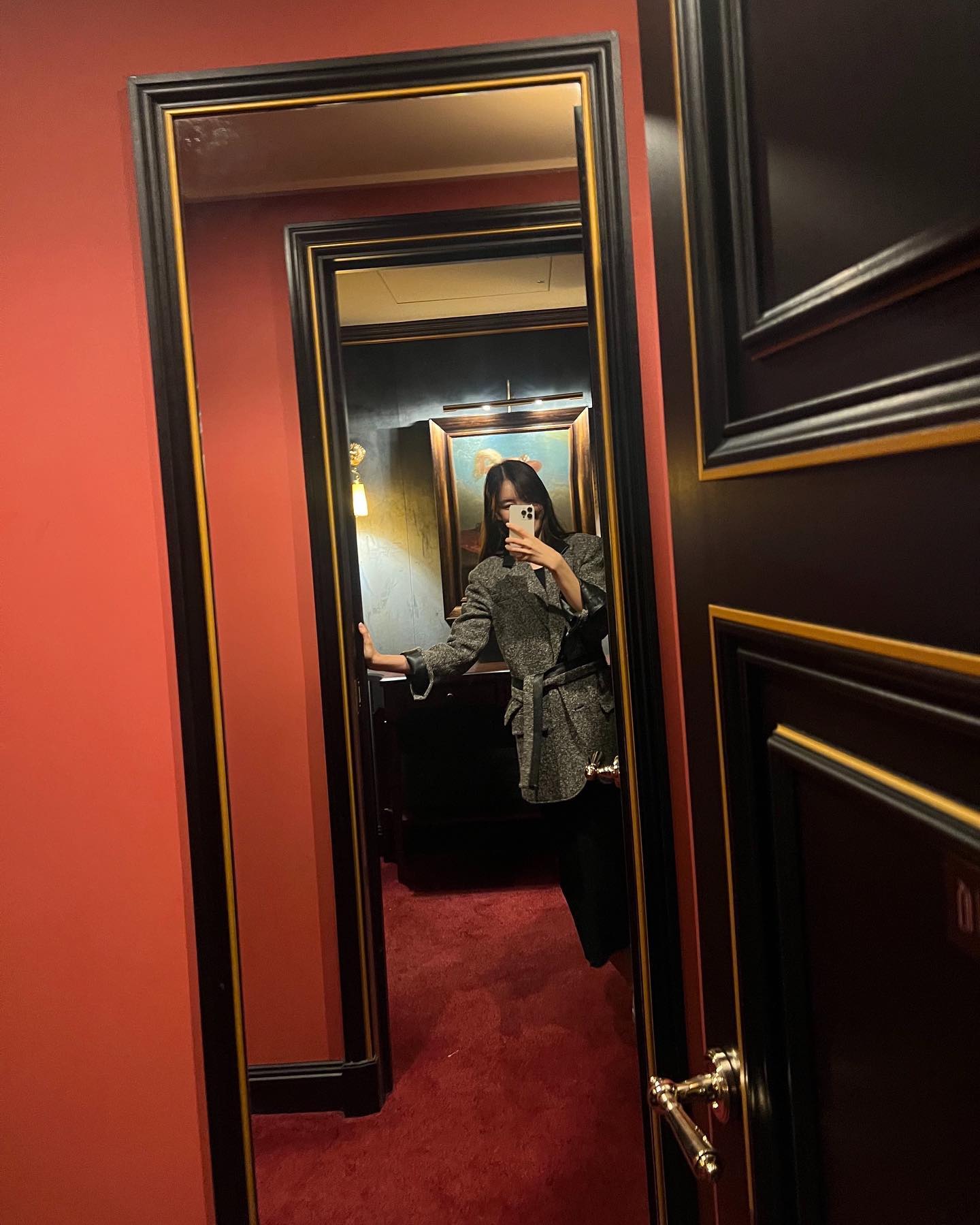 🖤

.
퍼즐 맞추기 중 . 

 

#빼꼼 
#가을가을해🍂 
#겨울 기다료
#거셀 
#mirrorselfie
