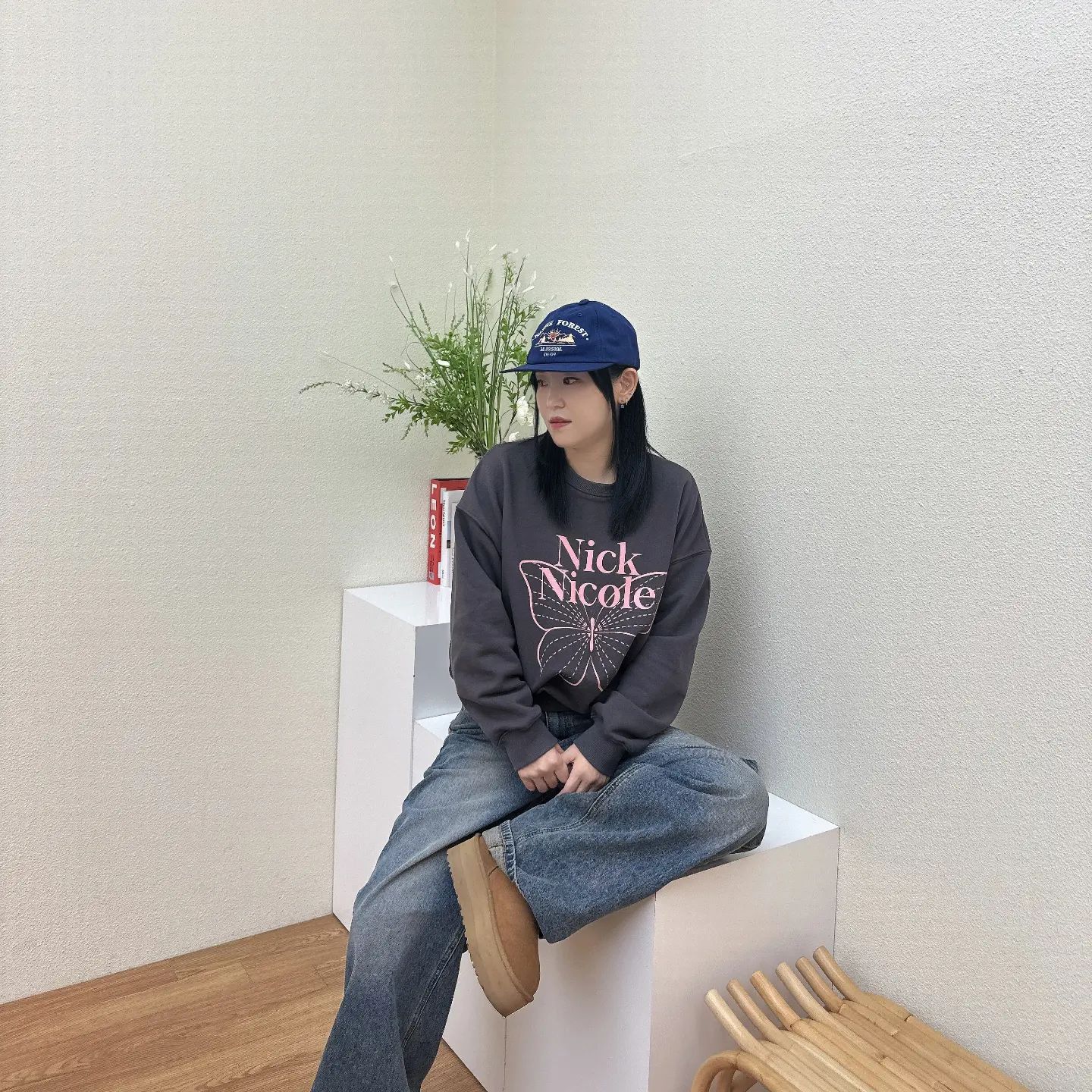 요즘 읽고 있는 책 제목이 "원씽"인데요.
단순하게 딱 1개에 집중해서 해내라는 내용이에요.
저는 올해 유튜브를 키워보려고 합니다.
어제 유튜브 영상 3개 찍고 왔어요.
이제 편집노가다만 하면되는데... 눈물이..😱
2024년에 딱 한가지만 목표달성해도 성공인것 같아요~
다들 무슨목표가 있으신지 궁금하네요요요🤔