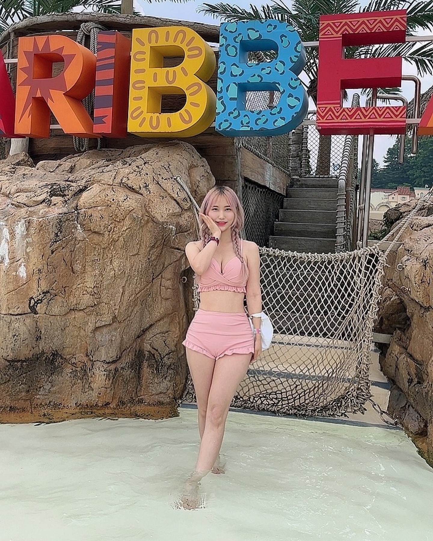 이제서야 올리는 워터파크사진🐬 #여름안녕
.
.
.
.
.
#오션월드 #워터파크 #여름안녕 #비키니 #수영복 #팔로우 #팔로우반사 #친구만들기 #인친 #인친해요 #소통해요 #소통환영 #팔로미 #소통 #인친환영 #맞팔 #맞팔환영 #인친환영 #선팔하면맞팔 #가을이다