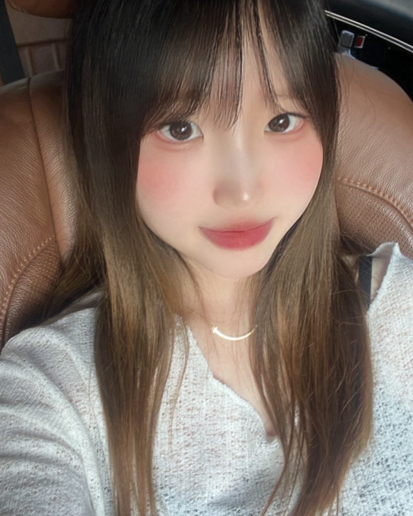 #제품제공 manyoofficial 
더븐 여름애 ☼ ☼ ☼ ☼
메이크업까지 하니까 피부에 각질과 노폐물이 쌓이는 느낌이 들지 않나요 ?
집에서도 빠르게 집중 모공 케어할 수 있는 #돌콩스크럽팩 소개합니다

퓨어 클렌징 오일의 메인 성분인 돌콩이 함유되어 있어 오래 할 필요 없이 단 5분만 하면 각질•피지 제거와 보습 케어까지 가능해요 = !!
사용 후 매끈한 피부를 얻었슴니다 ⏜ ⏝ ⏜

여름철 모공 관리에 퓨어돌콩팩 추천합니다 🤲🏿 .
-
#마녀공장 #돌콩팩 #퓨어돌콩팩 #스크럽팩 #파룸체험단 #올리브영 #올영추천 #모공케어 #블랙헤드 #협찬환영 #협찬문의 #협찬모델 #코덕