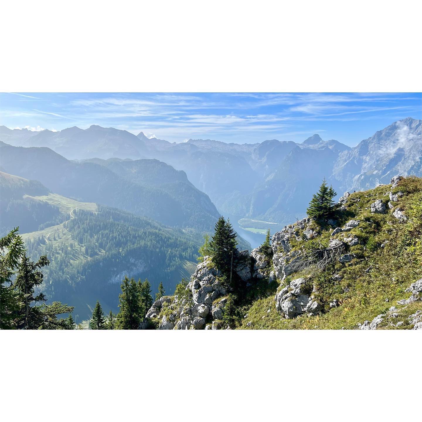 #Berchtesgaden #alpen #germany #germany🇩🇪 
.
.
.
.
.
.
.
.
#travel #watzmann #베르히테스가덴 #알프스 #독일 #여행 #산스타그램 #바이에른 #bayern #mountains #독일여행 #히틀러별장 #기록 #여행스타그램 #유럽 #유럽여행 #photography #view