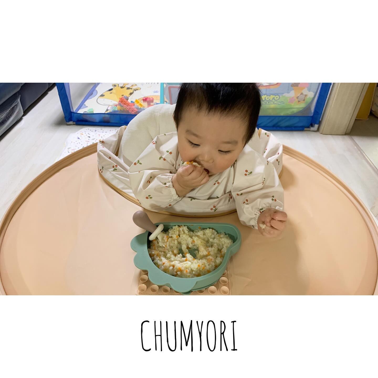 #광고 처음요리 이유식 밀키트🥣 

식사에 진심인 나. 
영양소 골고루 잘 챙겨 먹이고 싶어서 
음식 궁합 공부해가며 
토핑이유식을 하고있는데
주말에 급한 외출이나 외박할땐 
가끔 시판이유식을 먹이기도 한다.
시판이유식 입자감이 회사마다 다르고
도하도 별로 좋아하지 않는다.

직접 만든 이유식을 주고 싶은 나에게 
딱맞는 처음요리 이유식 밀키트✔️
(도하는 5분컷 순삭, 내가 먹어도 맛있다😋)

1.뜯고, 붓고, 끓이면 완성
모든 야채 재료가 READY-TO-COOK형태로 준비되어, 
별도로 세척이나 다질 필요 없이 밥솥과 물만 있으면 
간편하게 조리할 수 있음

2.친환경우선정책
유기농 쌀, 무항생제 한우, 무항생제 닭안심살, 
무항생제 돼지안심살, 국내산 친환경 야채 우선 정책 사용 중

3.이유식시작부터 유아식까지 완성
이유식 8단계, 유아식 2단계 총 10단계 448종의 
다양한 제품으로 구성된 영양식단으로 영유아식 섭렵가능

4.단품10+1, 세트10%할인
쌀과 육수를 옵션으로 구매할 수 있어 합리적인 구매가 가능하며, 
이유식, 유아식 야채큐브 단품 10+1, 세트상품 10%할인 가격으로 구매 가능

chumyori
https://smartstore.naver.com/chumyori
#처음요리밀키트 #이유식밀키트 #이유식야채큐브 #유아식밀키트 #처음요리밀키트 #이유식밀키트 #이유식야채큐브 #유아식밀키트 #택배의여왕