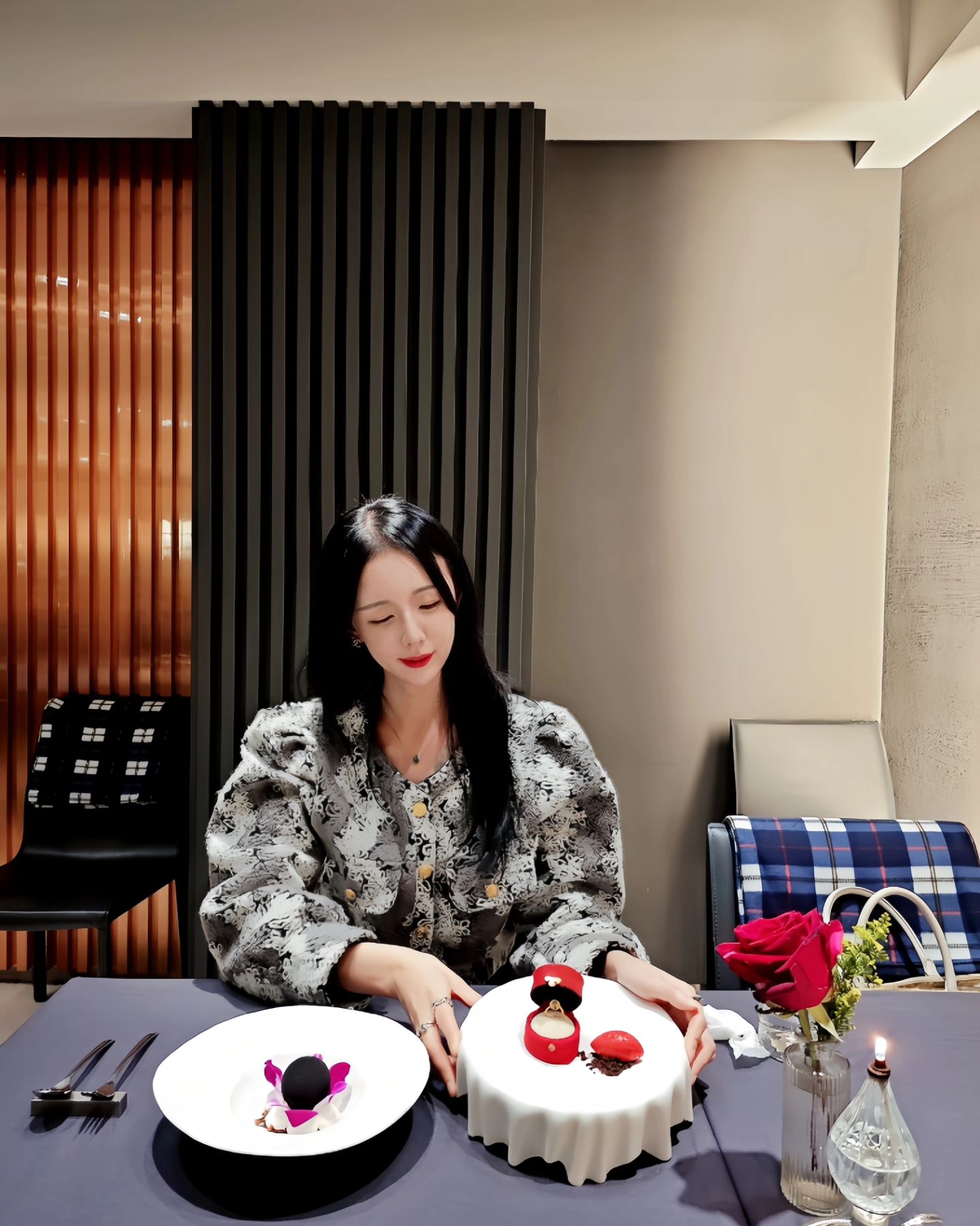 🎀🩷happy anniversary with 쵸이닷:)
최현석 셰프 파인다이닝 디너 🩷🎀

음식들이 너무 맛있고 예쁘고 새로운맛이어서 
눈도즐겁고 입도 즐거웠다😍👍

2023. 12. 28 

#송년의밤 #기념일 #청담 #파인다이닝 #최현석셰프레스토랑 #쵸이닷 
#anniversary #finedining