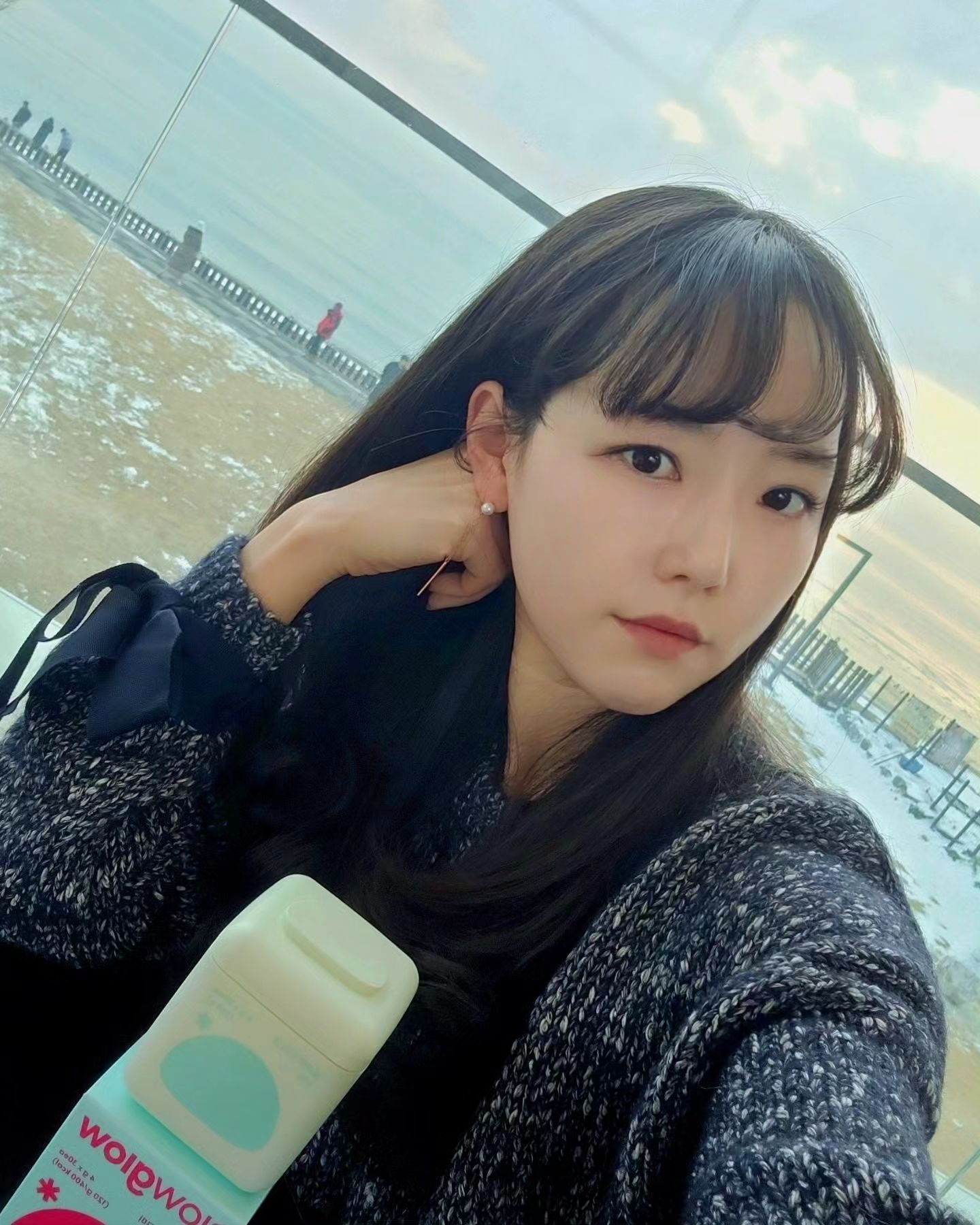 #광고

찬바람 맞으며 라운딩 하고 나면
푸석해진 피부가 신경 쓰이지만
영양제 골고루 챙겨먹기는 귀찮구...😟

하지만 요렇게 맛있는 청포도맛 젤리타입 글루타치온이라면
매일 가지고 다니며 잊지 않고 먹을 수 있지요🧡

슬로우글로우의 글로우 터치 온 구미는
순도 50% 이상의 고순도 글루타치온 900mg이 함유되어 있고

콜라겐, 엘라스틴, 히알루론산은 물론 비오틴까지 담겨있어
광채와 탄력을 동시에 잡을 수 있어요✨️

귀여운 패키지와 고함량 성분으로
주변 지인들에게 선물하기에도 너무 좋을것 같아요😊

하루에 두개만 먹어야 하는데 넘 맛있어서 자꾸만 손이 가요🤭

.

#슬로우글로우 #이너뷰티 #이너뷰티영양제 #이너뷰티젤리 #글루타치온 #이너뷰티추천 #젤리영양제 #글로우터치온구미 #글루타치온추천
#골프 #골프그램 #골프스윙 #골프패션