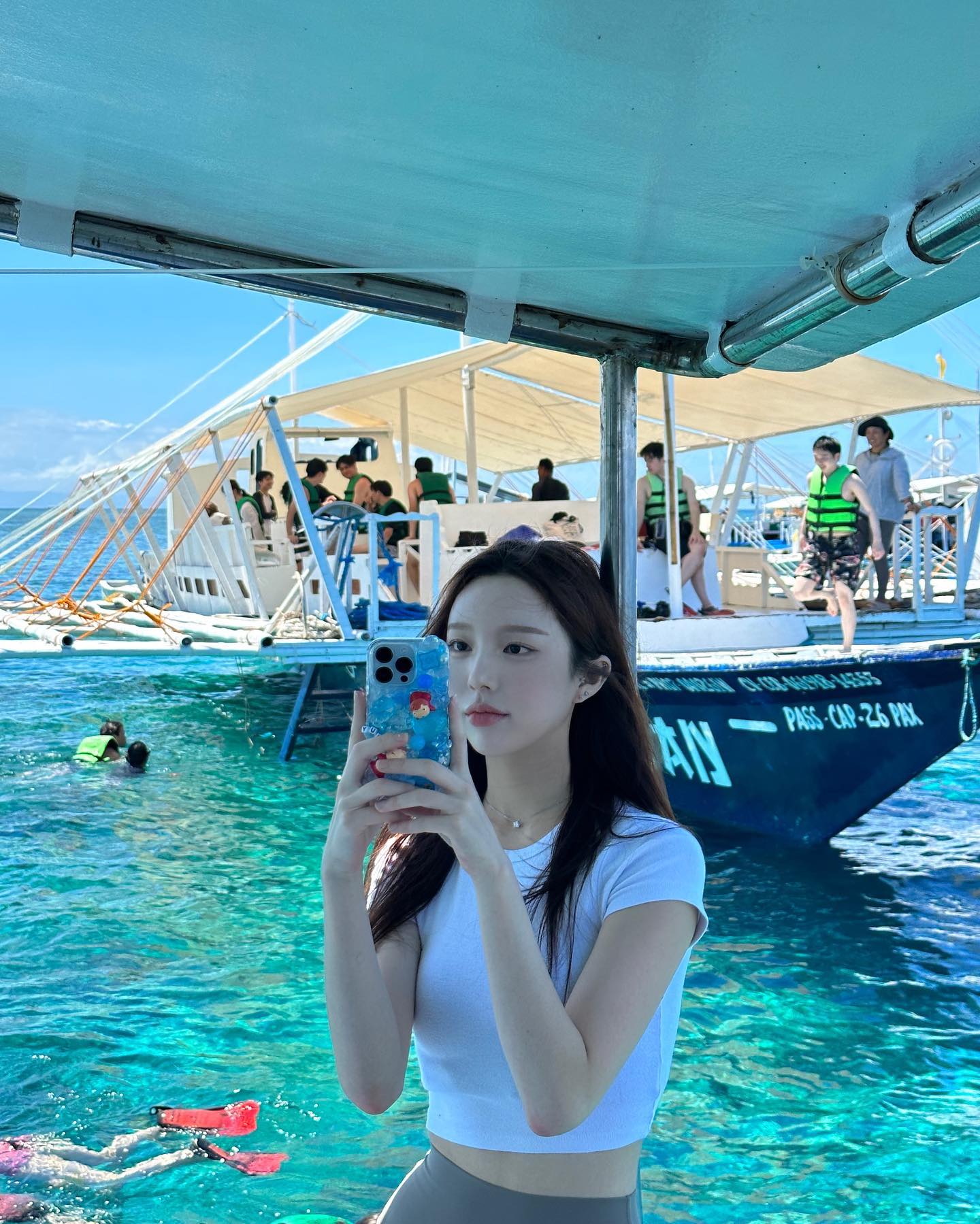 내 폰케이스 제대로 물 만난 날🦋🐳💙
평소에 폰 케이스 관심도 없다가 
마리굿즈 폰 케이스 보고 
사심 가득 제품 제공 받았어요 ㅋ ㅋ ㅋ 🤍

이미 많은 분들이 물어봐주셨는데
marigoods_official 💙