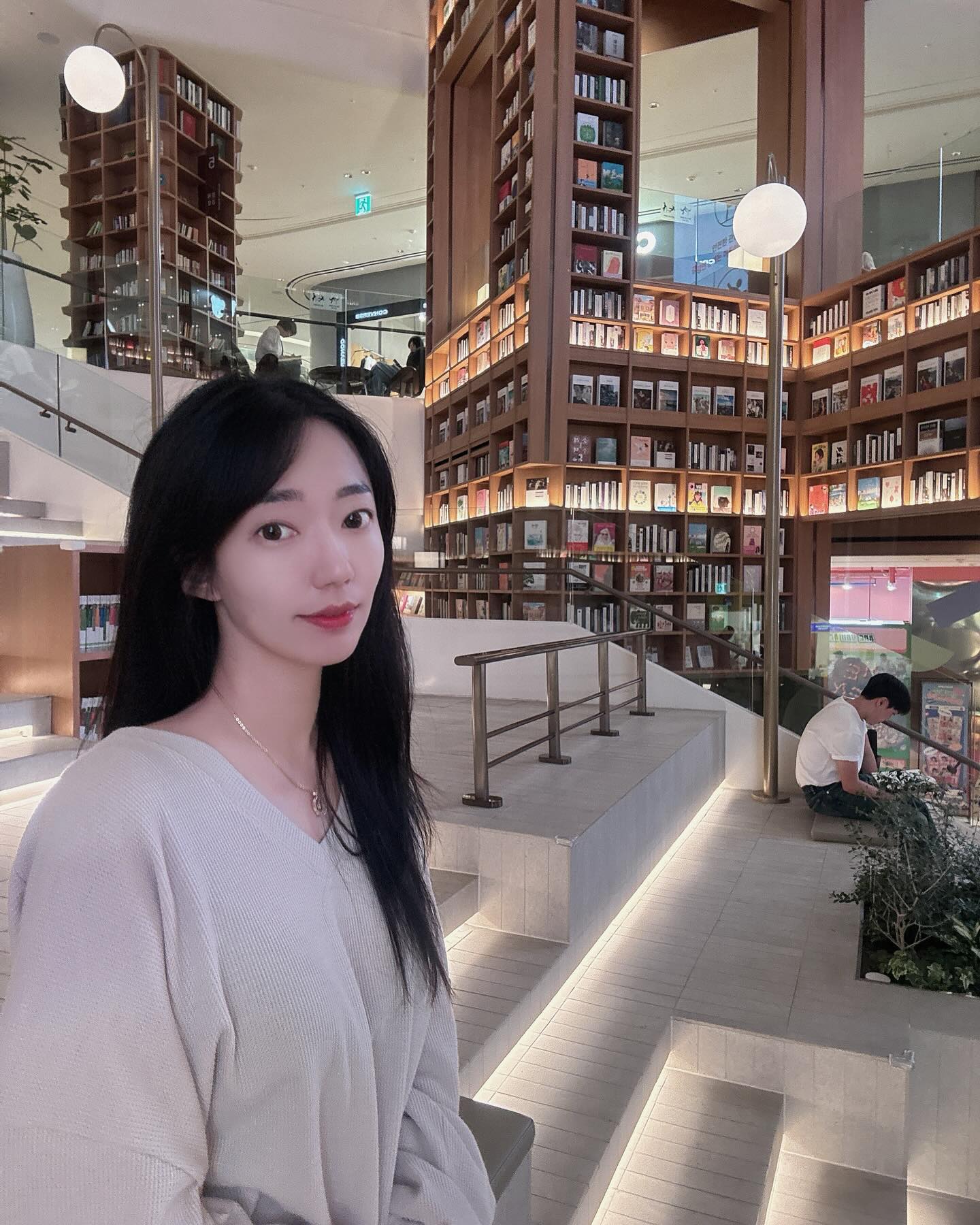 사진찍히는게 어색해져따😖