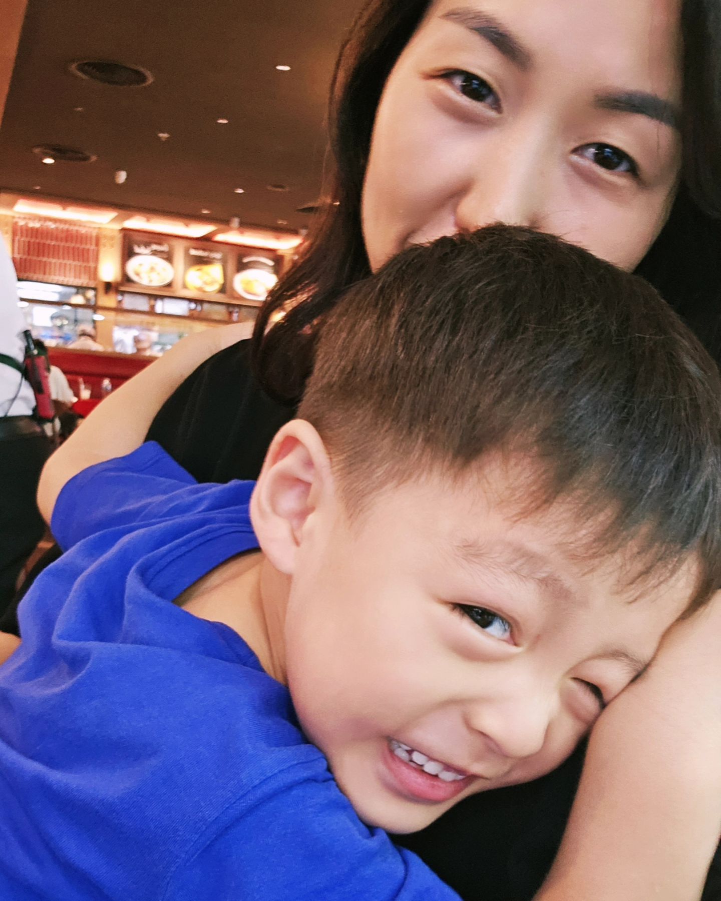 With my son♡
첫째아들이랑 사진찍기;)
.
#방콕생활 #방콕라이프 #첫째아들이랑♡ #셀피 #방콕에서아이키우기 #thailife #bkklife #지난피드