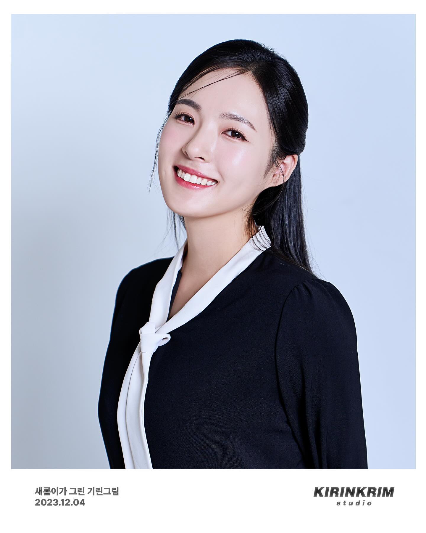 ✨

하루라도 더 젊을 때 남기는 플필사진 📸
헤메 빡세게 하니 뉘신지 싶은 내 모습..
그런 나에게 예뻐요 좋아요를 수백번 날려주신
넘 좋은 작가님 kirinkrim_studio 🥹🫶🏻

진짜 올 한 해 제일 이쁨받고 예뻐진 하루였다

#동탄프로필 #동탄프로필사진 #동탄바디프로필 #동탄증명사진 #동탄프로필촬영 #기린그림스튜디오