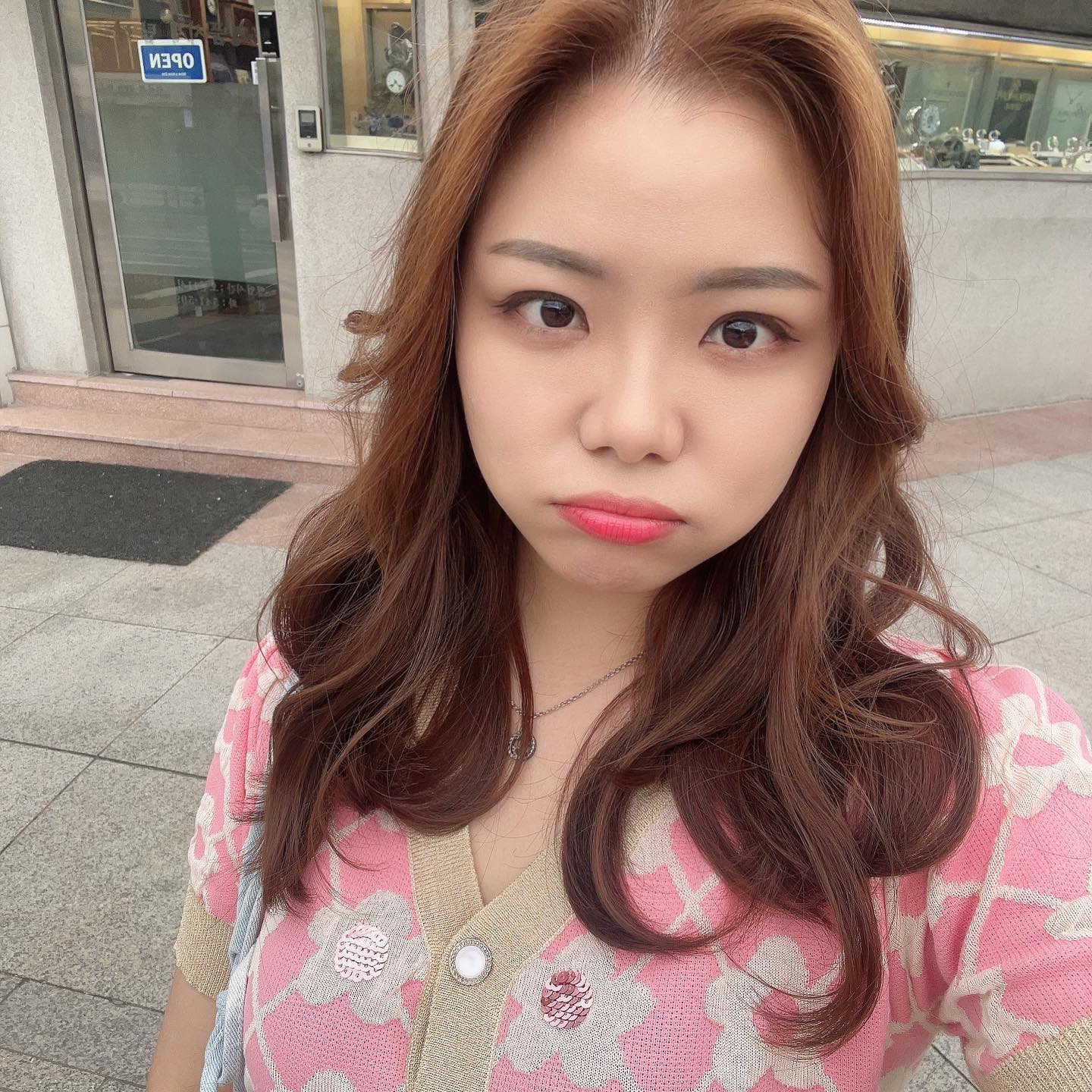 떠녕이의 8월 모아보기❤
너무 덥고.... 덥고.. 더웠다.....
또 너무 습하고.. 습하디 습했다...
그래서 더욱 잘먹고 잘놀았다!!
내가 제일 좋아하는 계절이 슬슬 오는듯하다!
얼른 와라 가을아🤍
.
#2023년 #8월 #끝