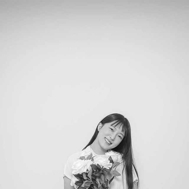 김해인 on Instagram: "#광고 신촌에 새로 오픈한 셀프 스튜디오를 다녀왔는데요!! 저는 집이랑도 가깝고 정류장이랑도 가까워서 다녀오기 너무 편했어요 😆 이곳은 업계 최저로 합리적인 가격