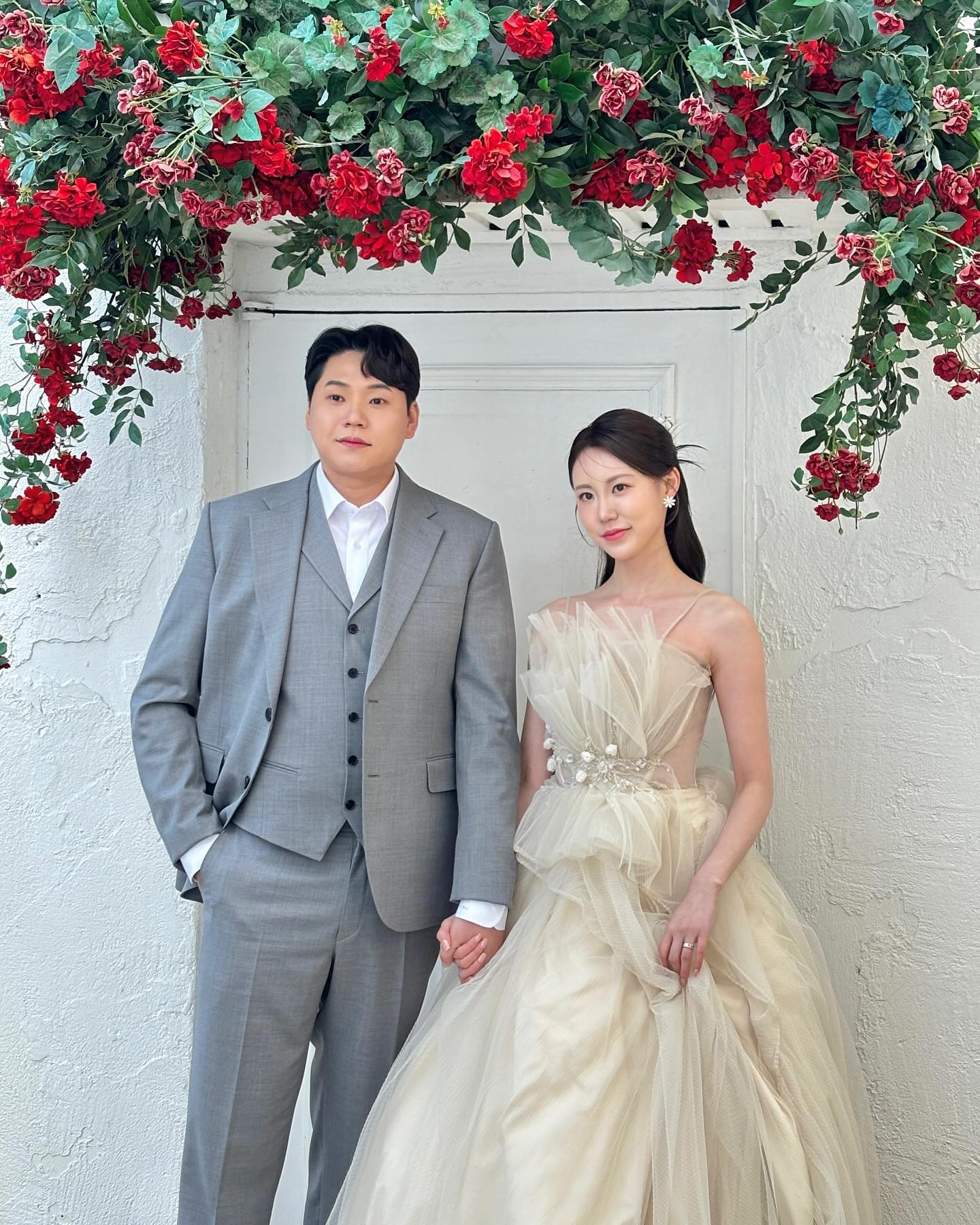 🤵🏻♥️👰🏻‍♀️
.
.
(4)