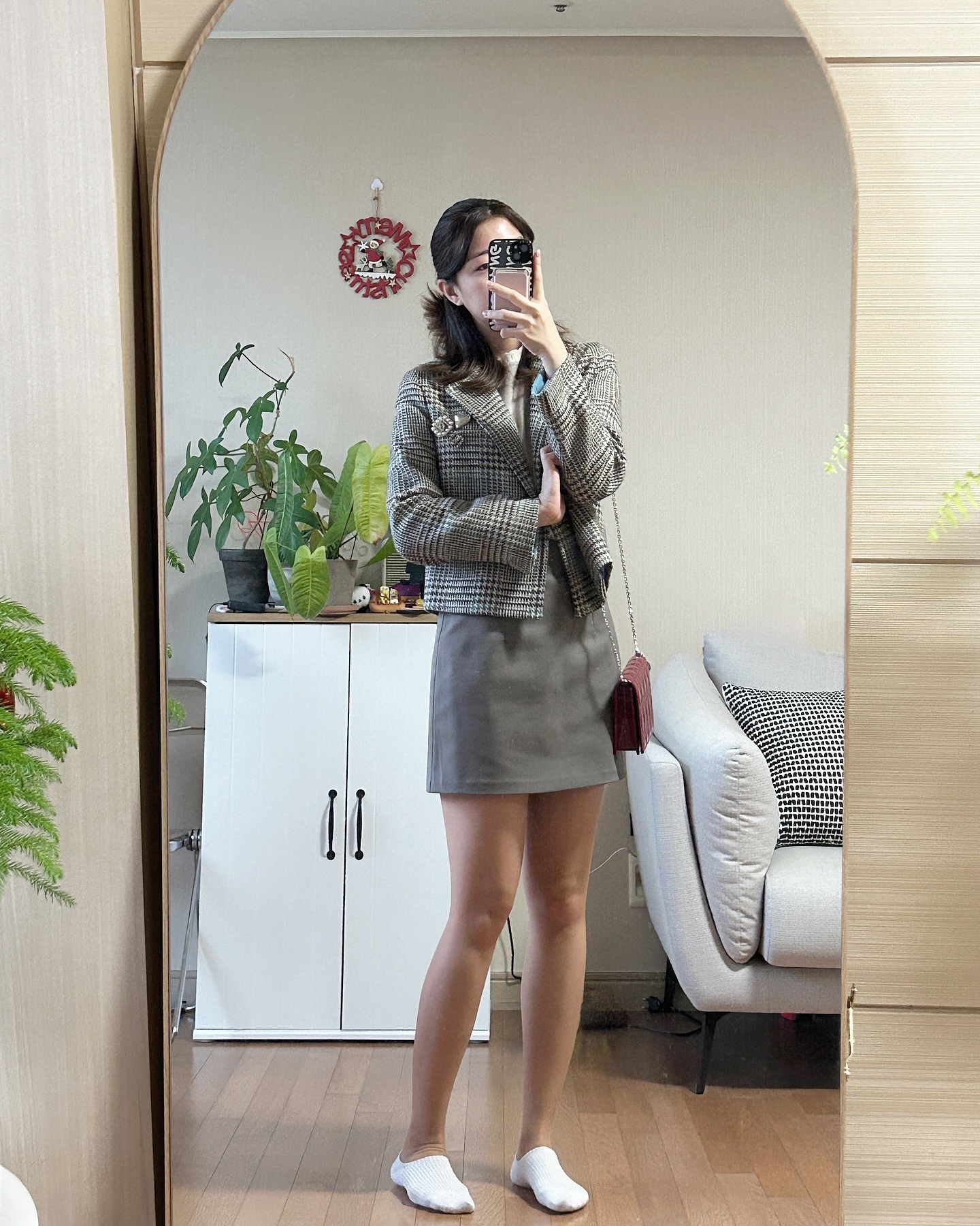 #glamjh_ootd #뗘니룩 
오늘 코디는 아니구 적금샷...✨
갑자기 코감기가 와서 코맹맹이 멍하구 정시니업네요🙄
감기 조심하세여🫶🏻