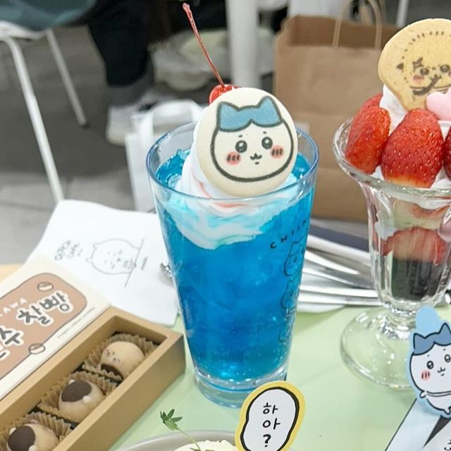𝕄𝕀𝕂𝕀𝕂𝕆_youtube/beauty/food on Instagram: "#팝퍼블 #먼작귀 #먼작귀카페"