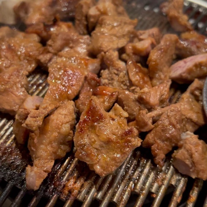 #야식같은저녁 
밤11시에도 고기먹을 수 있다.
마포 원조 최대포에서 맛있게 먹었다.

#언니잘먹었습니다 
#시누님짱 
.
#목요일저녁 #마포원조최대포 
#돼지갈비맛집 #고기는사랑입니다
