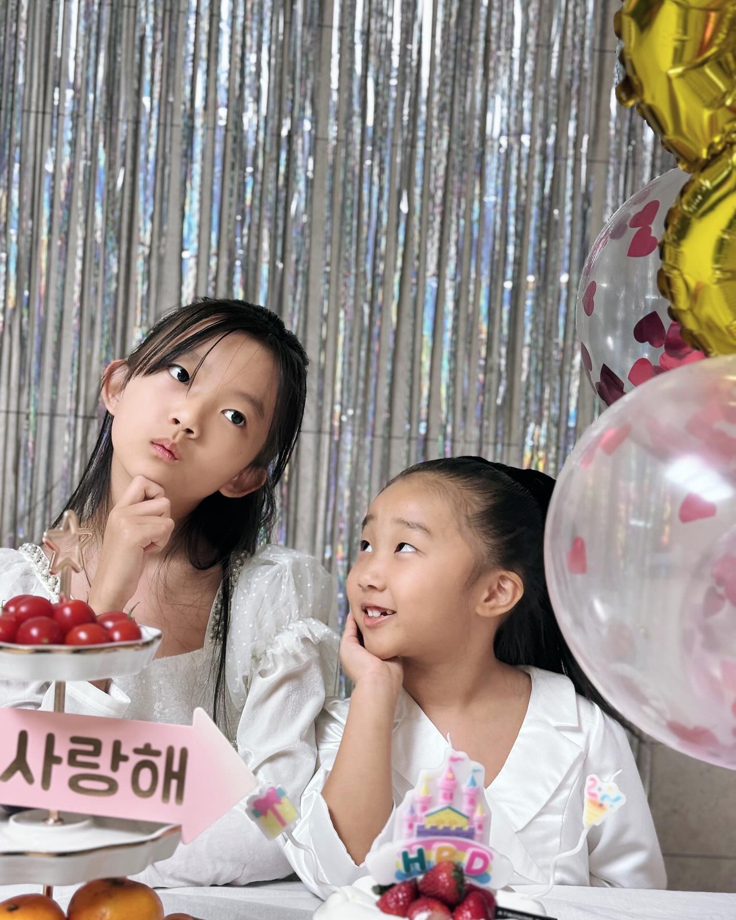 너의 생일 주간 ❤️
나랑 똑같은달 생일인너 ㅎㅎ
얼굴도 성격도 어쩜 나랑 비슷 힌지 ㅎ
엄마랑 더더 재미 있는 추억 가득 앃고 살자 ❤️
물론 우리가족 다 같이.