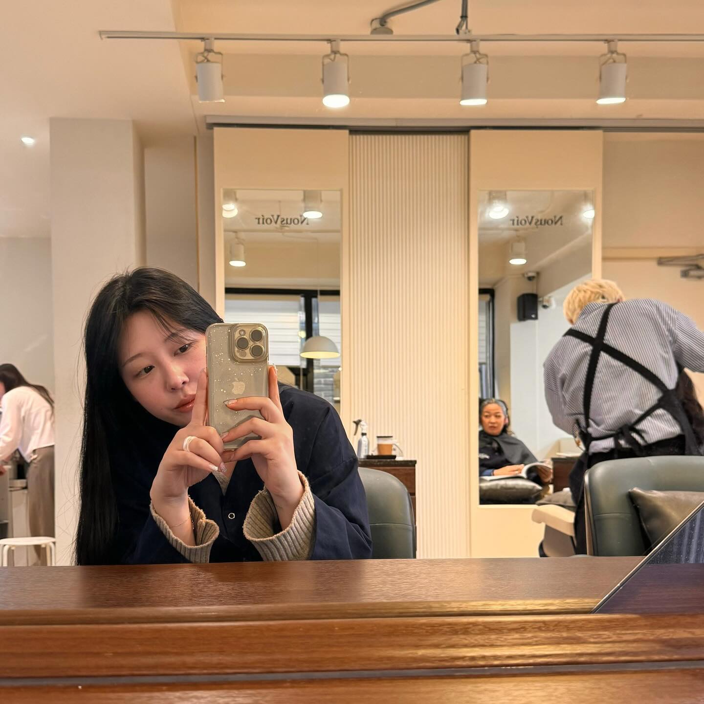 💪🏼🙂 오늘도 알차게 하루 끗

염색하러 두시간을 달려갔는데…
염색 안나와서 클리닉만 하고와따,,,😭