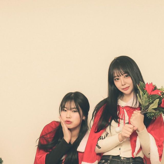 서여정 | 𝐘𝐄𝐎𝐉𝐄𝐎𝐍𝐆 on Instagram: "#협찬 @ourstudio_today 오늘, 우리 사진관 신촌점 셀프 스튜디오인 오늘, 우리 사진관 신촌점에 친구랑 가게 됐답니다 🎄🎉 크리스마스 패키지도