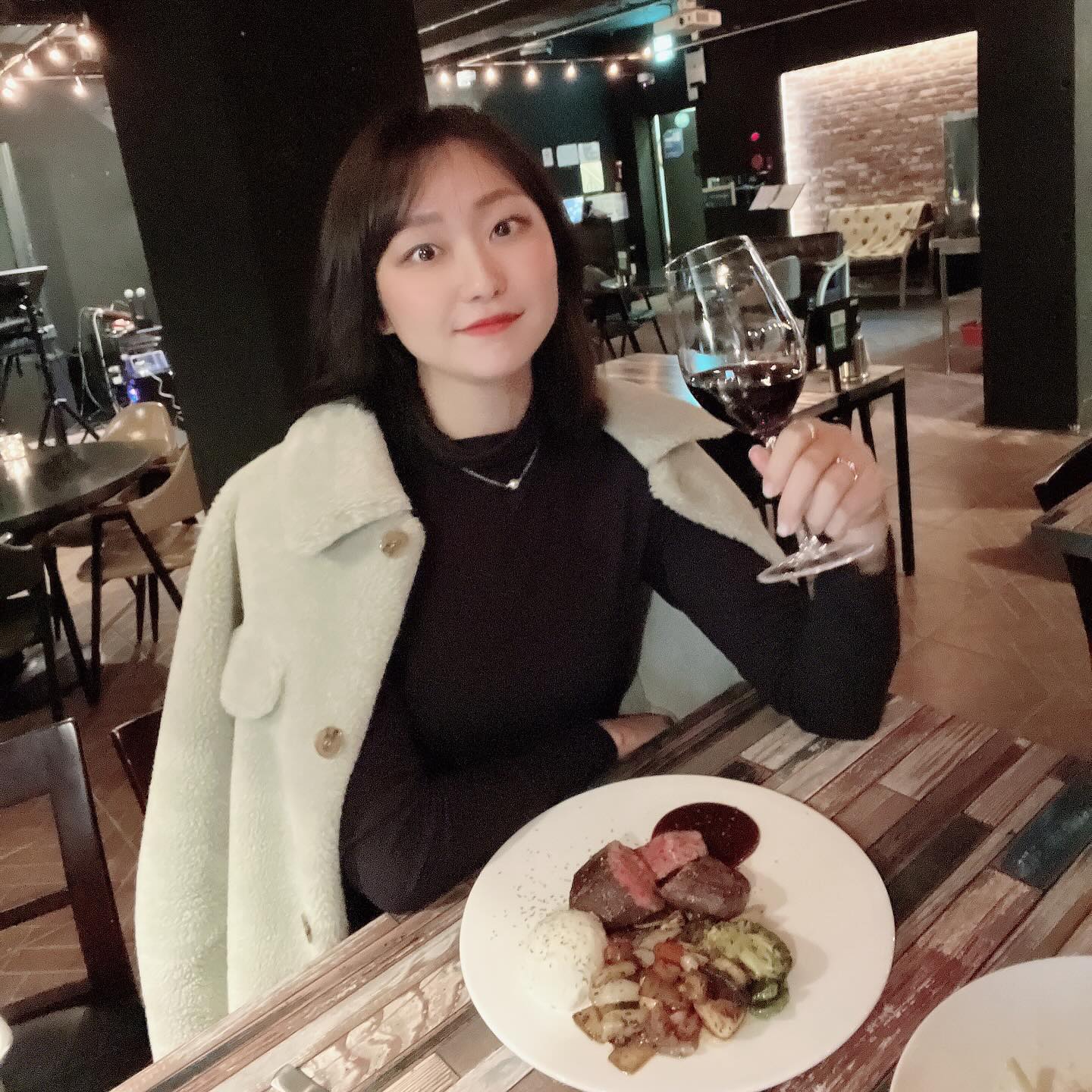 🍷
.
📌비스트로발라드
조용히 와인한잔 하고 오기 좋은 곳 !
.
.
.
.
#상수역맛집 #합정맛집 #홍대맛집