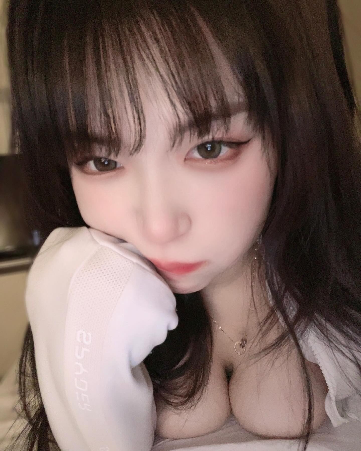 구독 뭔가 나만의 채널 ,, 주절주절 생긴 느낌이야̆̎ 👀💝
왕 마니 올려야지 ,, >_< 다들 고마어요 🥺