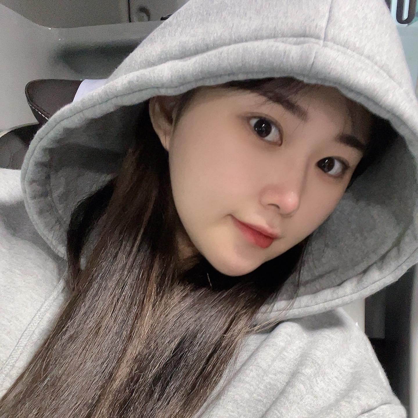 요즘 심부볼과 이중턱으로 고민이라 #신사넘버파이브 의원에서 #튠페이스 시술 받고왔어요!
항상 통증이 무서워서 피부과 시술을 받을 수 있었음에도 거절했었는데😣
튠페이스는 아프지 않게 받을 수 있다해서 받고왔어요!

가장 고민이던 심부볼과 이중턱에 대해 원장님께 말씀드렸더니 제대로 조져주셨습니다😋
즉각적으로도 효과가 보이고 일상생활도 바로 가능한 튠라이너!
만족도 최고 ⭐️⭐️⭐️⭐️⭐️

✔피부탄력
✔리프팅
✔타이트닝
✔윤곽개선
✔콜라겐생성

무제한 튠라이너 이벤트도 진행하고 있으니 확인해보세요~

#신사역피부과 #신사동피부과 #신사넘버파이브의원 #튠라이너 #이중턱개선 #페이스라인정리