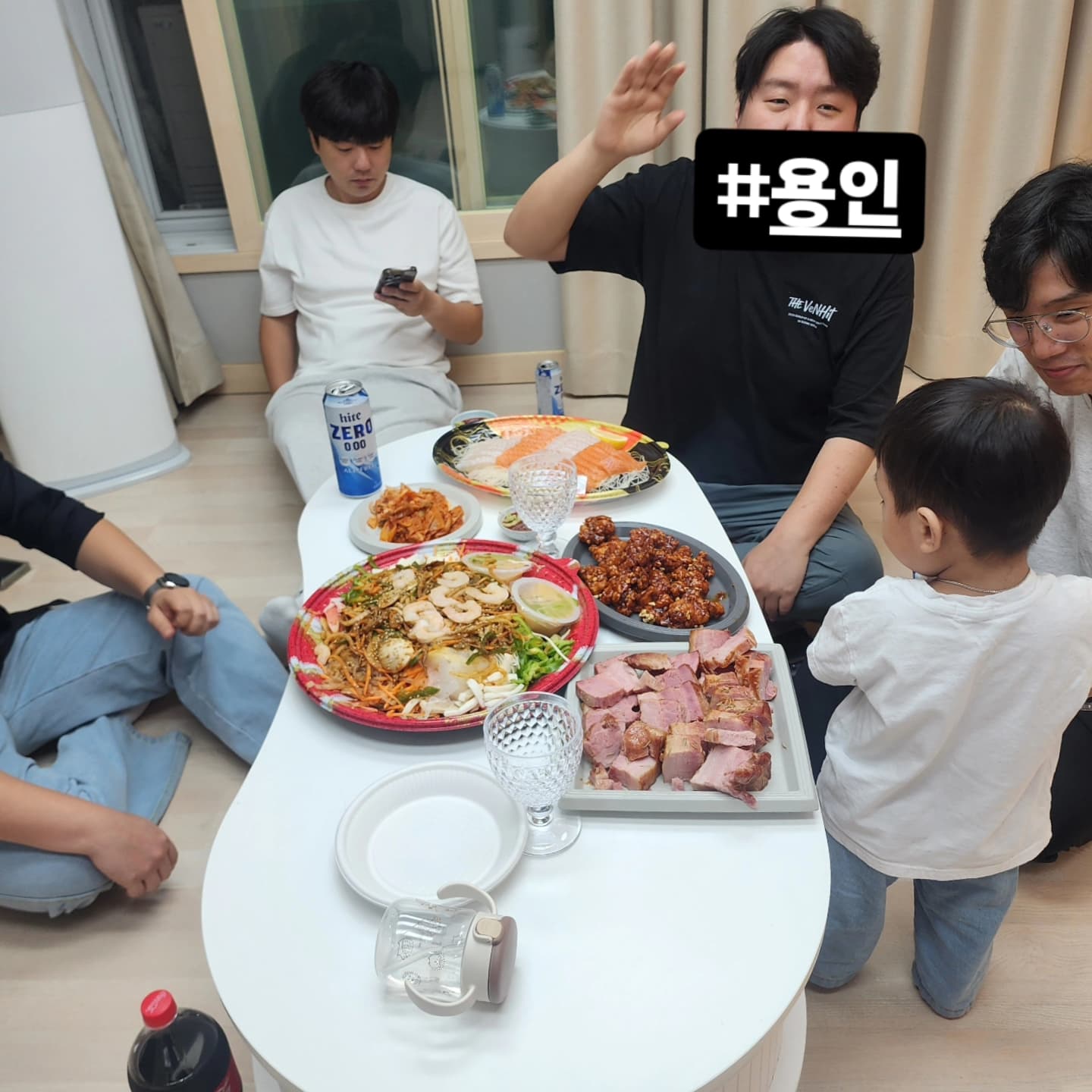 #지난일상 10.05

#주말일상
상수네집 #집들이 #용인나들이
무슨 다들 #무알콜파티 ㅎㅎㅎ
재밌었다...

#일상기록 #일상스타그램 #용인집들이 #먹스타그램 #먹스타 #먹팔맞팔 #맞팔소통