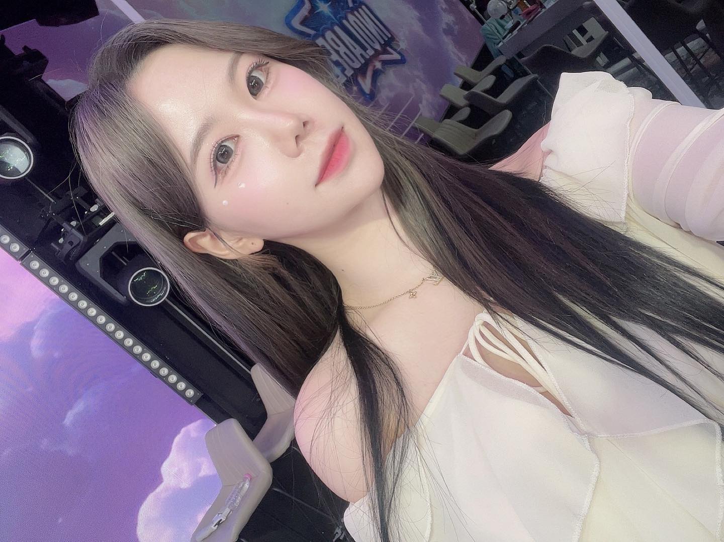 검은머리한지 파뿌리 2주만에되더라 뿌앵
#색빠진흑발 #😛 #이노레이블