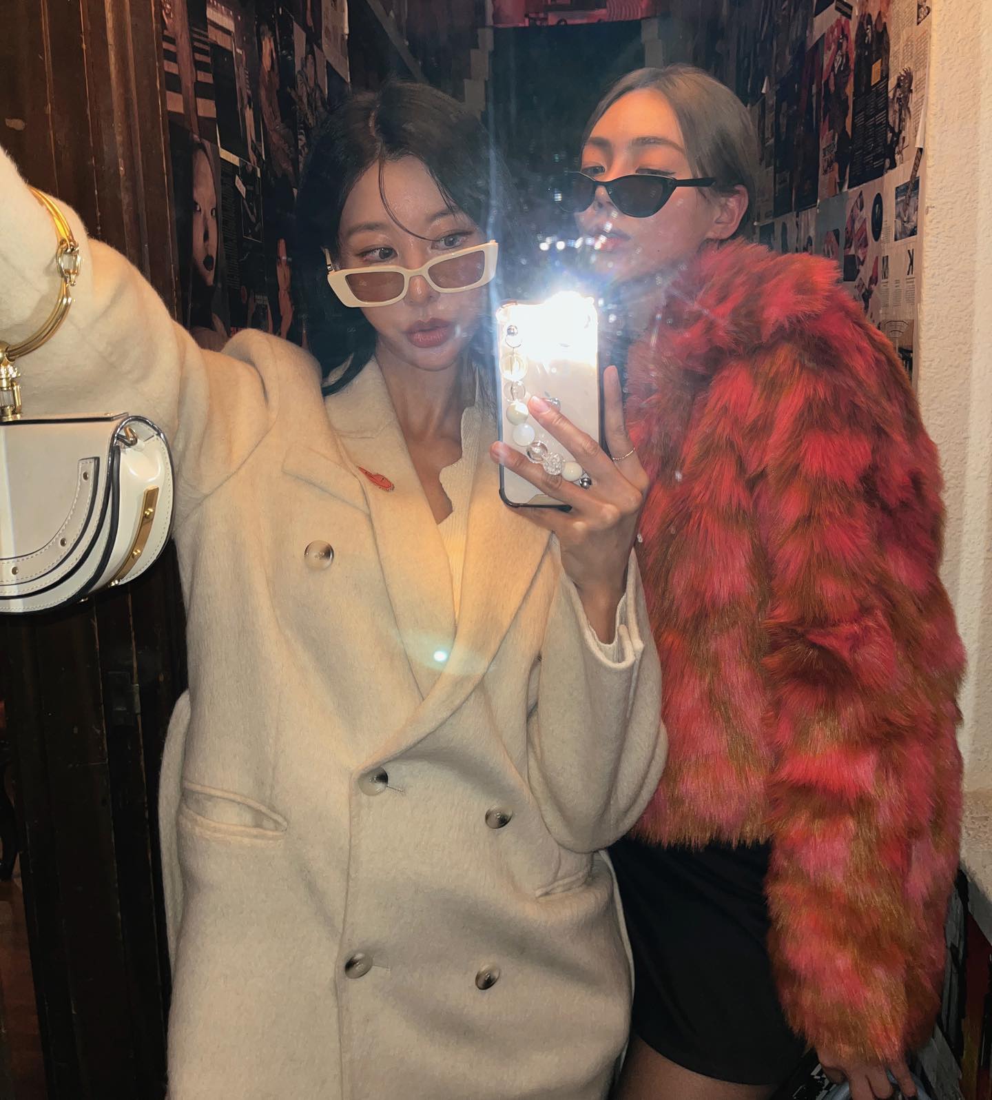 identity.seoul.kr x sae.seoul 

준비하느라 너무 고생한 신우. 디테일 하나하나까지 역시 아이덴티티, 그리고 새서울. 앞으로 더 기대되는 ·°˖✧˖°