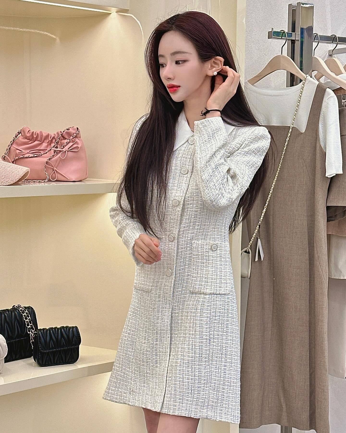 #광고 bylynn.shop 
🎉바이린샵 첫 오프라인 매장 수원 스타필드에 오픈🎉

✔️라인어디션✔️라인스튜디오원✔️케네스레이디✔️디어케이
등 [바이린샵]의 대표브랜드를 오프라인으로 한자리에서
만나 볼 수 있게 되었어요✨

개인적으로 좋아하는 브랜드들을 모아둔 온라인샵이라
자주 애용했는데 오프라인 샵까지 생겨서 
피팅까지 해볼 수 있다니 너무 좋자나🥹🩷

다양한 스타일! 다양한 브랜드들을 [바이린샵]
한 곳에서 만나볼 수 있으니 꼭 한번 가보세요🫶🏻 
취향저격 예상💯😏

#바이린샵 #수원스타필드 #스타필드수원 #스타필드 #bylynnshop #fashion #패션 #오오티디 #데일리룩 #dailylook #오피스룩 #하객룩 #라인어디션 #라인스튜디오원 #케네스레이디 #디어케이
