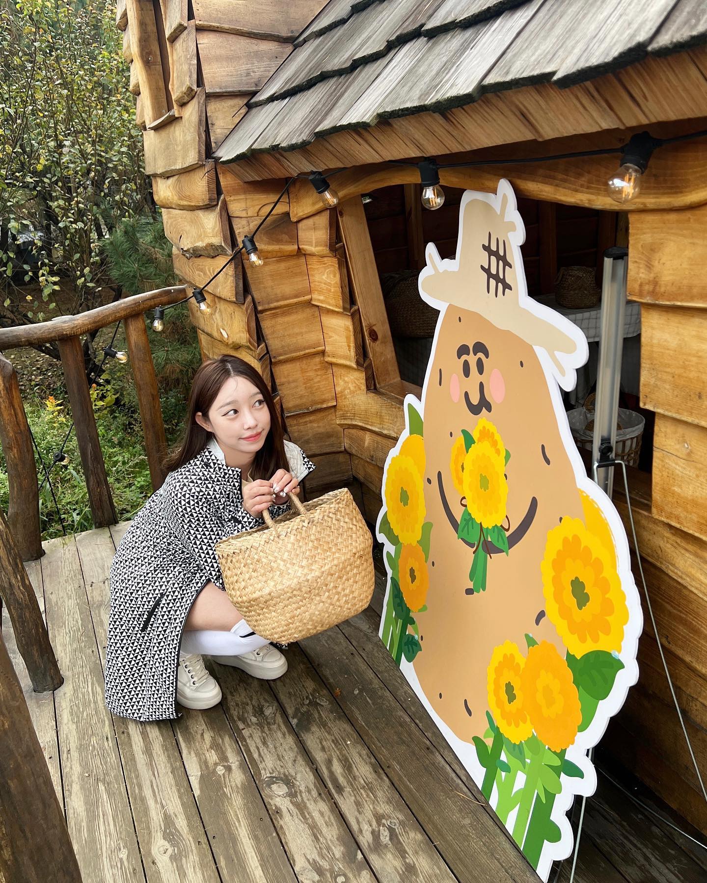 춘천 감자밭 까페🤎
맨드라미 꽃밭도 있고 너무 예뻤다
약간 제주도 핫플 느낌..🥔
감자빵이 장난 아니게 맛있어서💝
여기서 직접 택배를 보낼 수도 있다늉

#춘천카페투어 #춘천카페탐방 #춘천여행코스