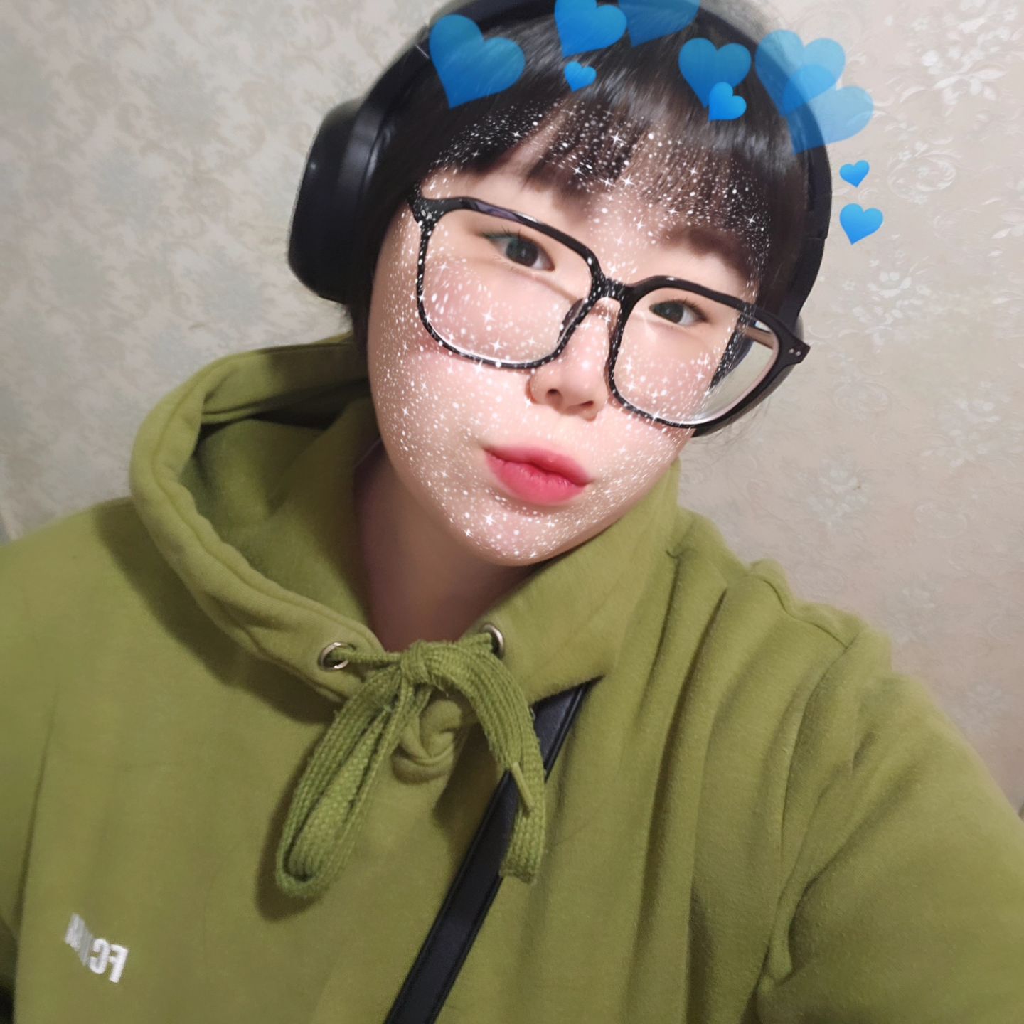 뮤직 어쩌고 마이 라이프 하는즁,,🎵