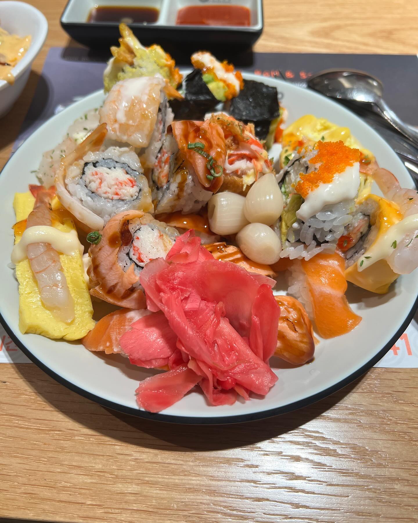 #쿠우쿠우🍣 #초밥은사랑입니다🍣 

#언제먹어도꿀맛😋
