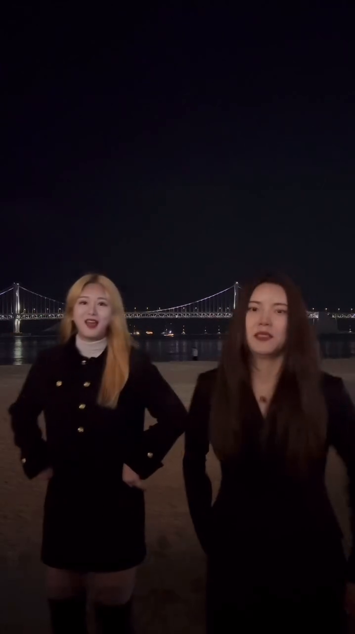 둘이 나름 연습하고 만남거임 
앞으로 춤은 안되겠네 ^^..

#reels #dance #첫눈 #challenge #첫눈챌린지