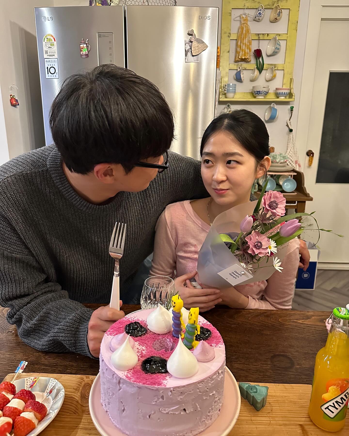 엄마꽃 내꽃 바쁜 준용이 😂🩷🩷💐 #생일파티