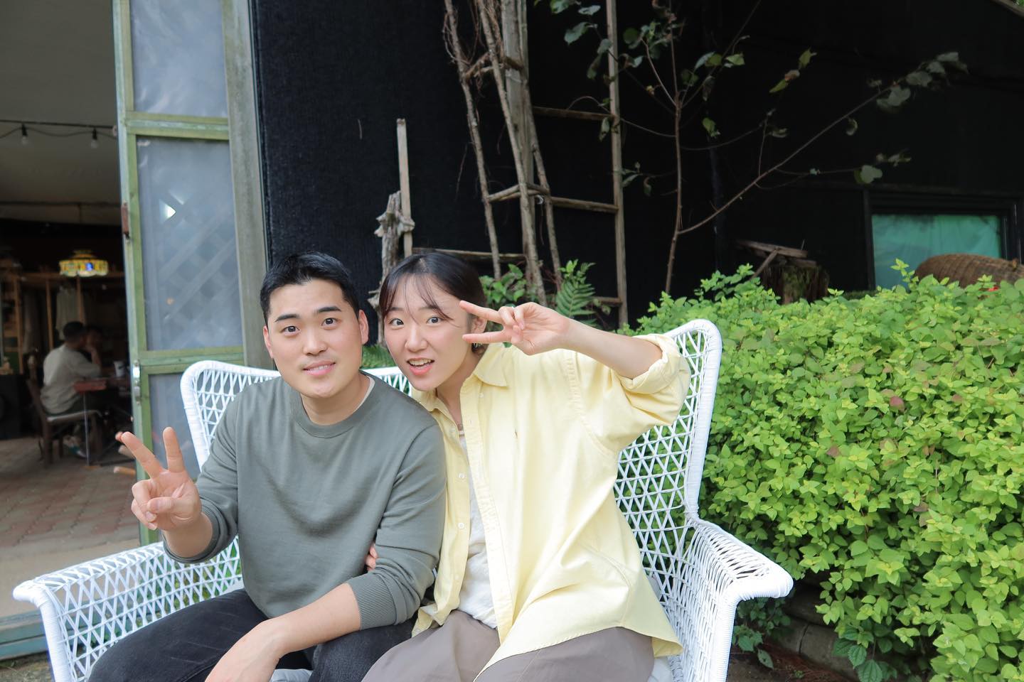 borasigol_official 
미르가 찍어준 사진, 내가 찍은 미르

보라시골에 가면 마음이 편안해진다. 우리도 나중에 보라시골처럼 우리를 닮은 시골을 만들기로 했다. 일단 나는 먼저 큰 강아지를 키워야지!😆
