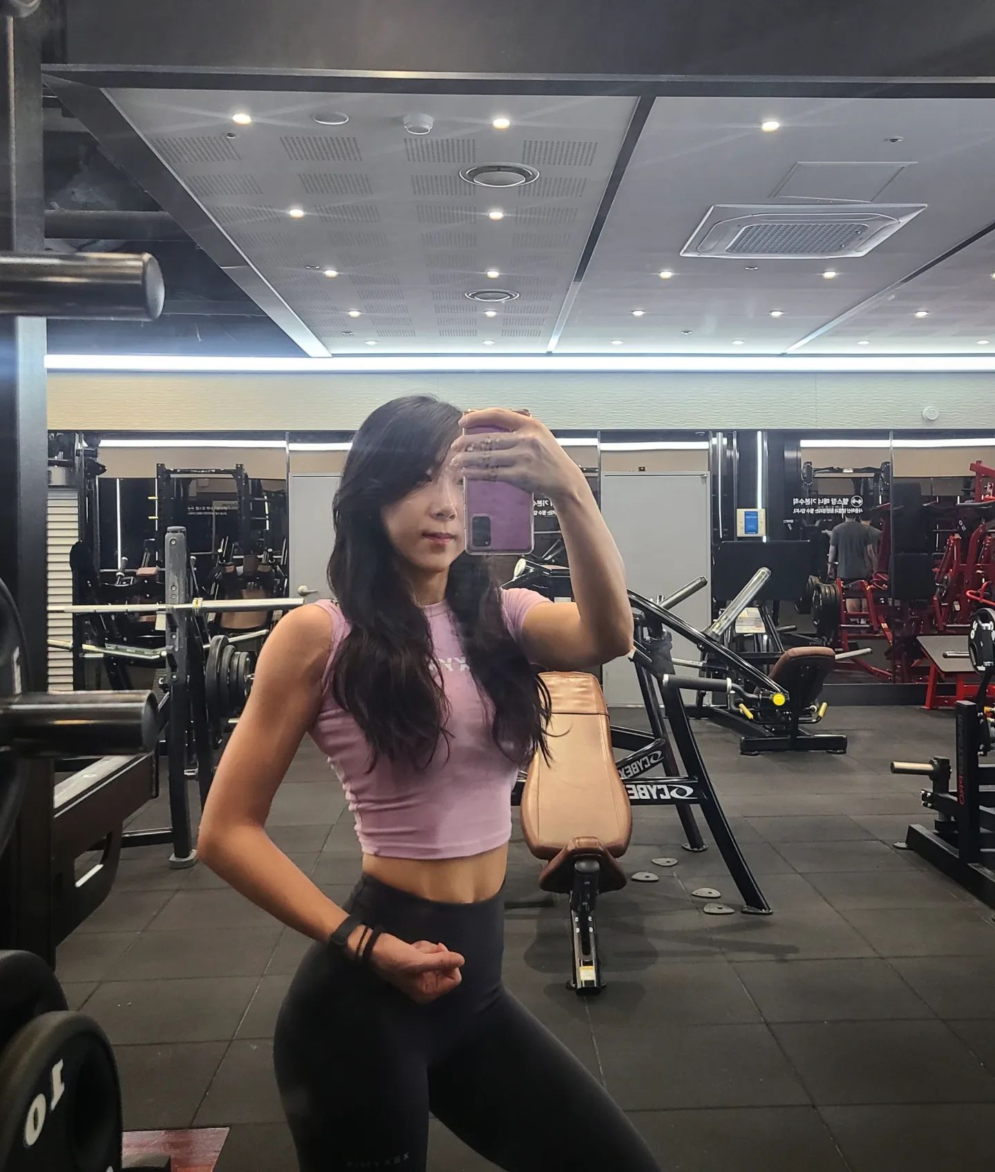 몰아서 주말운동🫰

요번주엔 넘 바빠서 
주중에 헬장에 한번도 못갔네요😭
주말에 열씨미 몰아서 회개운동해주었습니다ㅜㅋㅋ

그나저나 저 머리 진짜 많이 길었죠
묭실 드디어!!!! 가서 뎅강 잘랐습니다
기대하세요 달라진 나~
(인데 소심해서 단발은 못함)😅

오후에는 고양이카페 가서
만화책보고 냥이들이랑 놀고
솜방망이 만지고 싶은 충동 참느라 힘들었습니다...ㅋㅋㅋ
이맘 알쥐알쥐?

끝나가는 주말의 끝을 잡고
낼 월욜도 홧팅이에요🔥