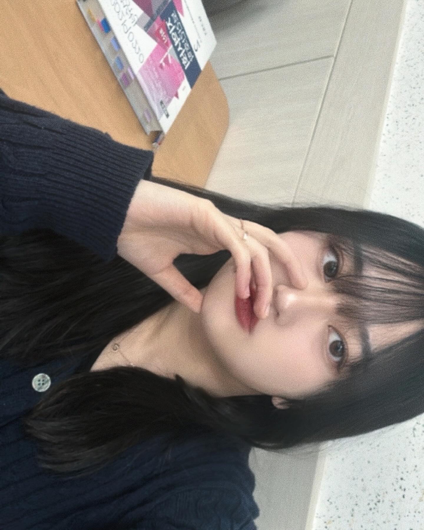 ᙏ̤̫

#제품무료제공 

자연스러워서 데일리로 딱 ! 인 렌즈에요 🤭
실습할때 착용하고 다녔던건 비밀 🤫
정~ ~말 자연스러운 브라운이라 
가볍게 스타트 해도 좋을거 같아요 ~
일회용이라서 더 착용하기 좋았습니다 ~ ~

: < 오리지널 원데이 아이듀 톤업 브라운>

* 고윤정 pick 렌즈!
* 자연스럽고 은은하게 눈동자를 톤업 시켜주는 렌즈입니다!

-색상: 브라운
-정상가 : 1팩 10p 18,000원 , 1팩 추가 구매 시 20p 30,000원
-그래픽 직경: 13.0mm
- 재질 : 실리콘하이드로겔

-하루 착용 팩렌즈 / 1팩 10개입
 

 #렌즈미 #렌즈미렌즈 #렌즈추천 #컬러렌즈추천 #렌즈리뷰 #데일리렌즈 #브라운렌즈 #원데이렌즈 #일회용렌즈추천 #고윤정렌즈 #고윤정