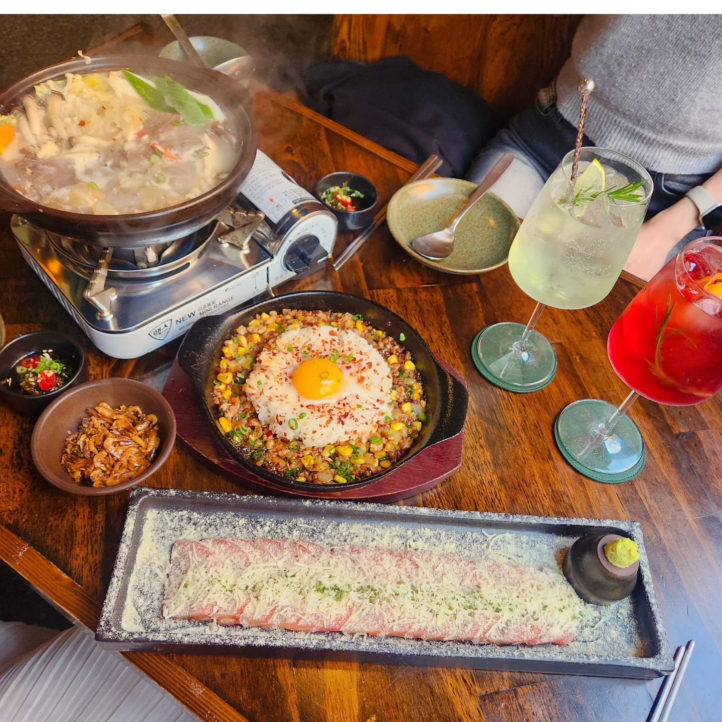 안주 하이볼 맛집이었던🥰

예약하구 갔더니 토마토 서비스까지 주신곳😋

다맛있긴했는데 직화 닭목살구이가 제일 맛있었어용

서울은 돌아다니는곳마다 다 핫플이네용,,🫠