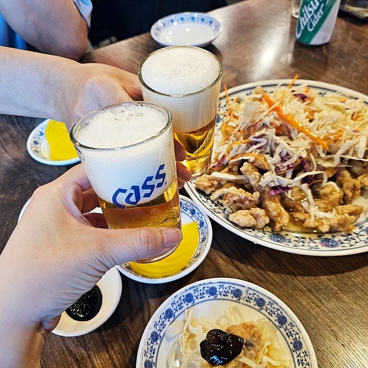 #굴화맛집 #천손짜장

애들이 너무 좋아하는 
#우리동네맛집

원래도 울산에서 유명한 중국집인데
집 바로 근처에 있으니까 더 자주 오게 된다~😍

여긴 탕수육이 진짜 최고임!!!!!
바삭바삭하면서도 쫄깃한 탕수육 튀김!
안먹어보면 모르는 그 맛!!!!