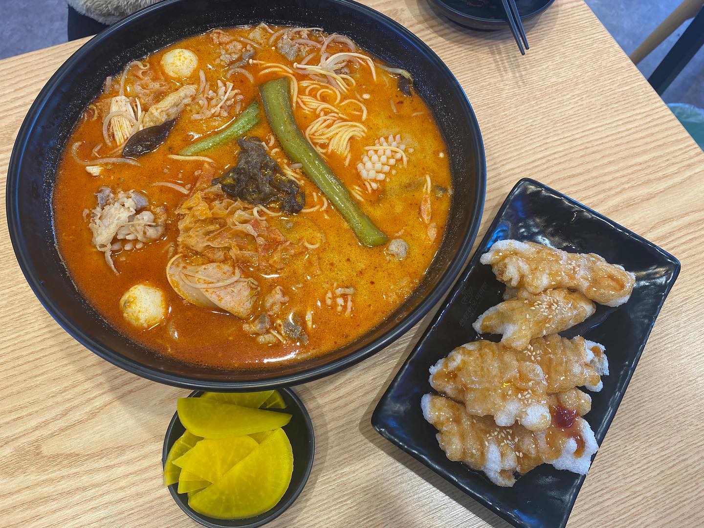 _
오랜만에 맛나게 먹은 마라탕 💛
넘 존맛탱이에용