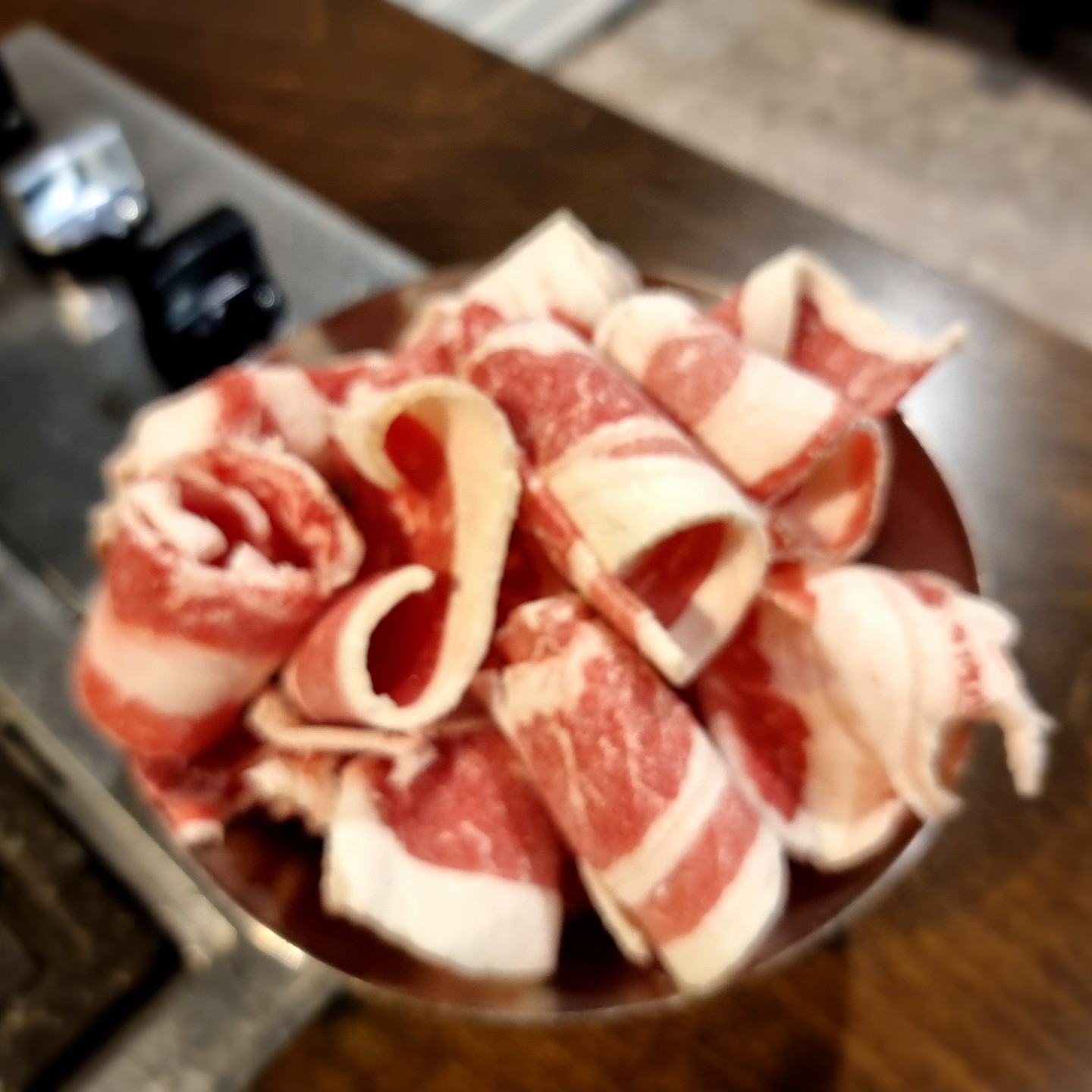 대구 복현동 프리미엄 고기뷔페✨

동네맛집 고기뷔페 아이들이랑 함께 다녀왔어요!
우삼겹부터 생삼겹, 생목살, 생막창에 오돌오돌갈비 그리고 돼지껍데기까지!

다양한 종류의 고기를 즐길 수 있는 곳.

📍포크팬

◾대구 북구 동북로 219 포크팬

◾매일 11:00 - 23:30

◾0507-1393-8118

◾식당 뒤 주차장 2시간 무료주차

#대구맛집 #대구산격동맛집 #대구복현동맛집 #프리미엄고기뷔페 #복현동고기뷔페 #복현오거리맛집