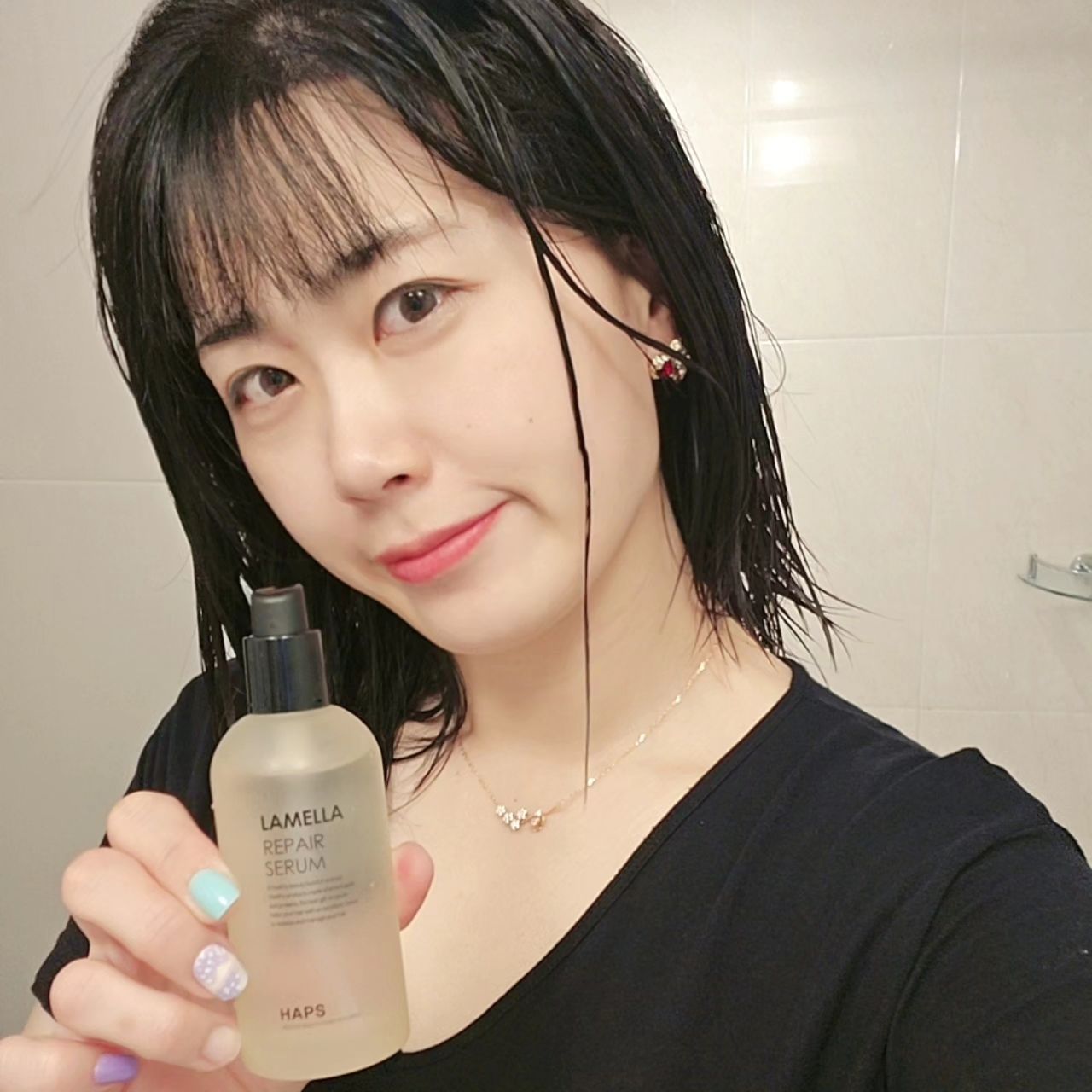 #협찬 매달 새치염색으로
haps1 haps_official 모발은
햅스로 관리 중!

#실크프로테인 #아르간오일 로
유수분 밸런스 유지 중!

큐티클손상으로 거친 모발을
윤기있고 부드럽게~

#라멜라리페어 #헤어세럼
바르고 안바르고는 엄청난 차이!

자몽이는 머리감은 후 타올드라이하고

라멜라리페어 헤어세럼 마니마니 바르고
드라이로 슝~
머릿결 예술!!!

네이버에 햅스 검색해보세욤~

#모발윤기 #헤어에센스 #헤어에센스추천 #햅스에센스 #미용실에센스 #은은한향기 #부드러운머릿결 haps1