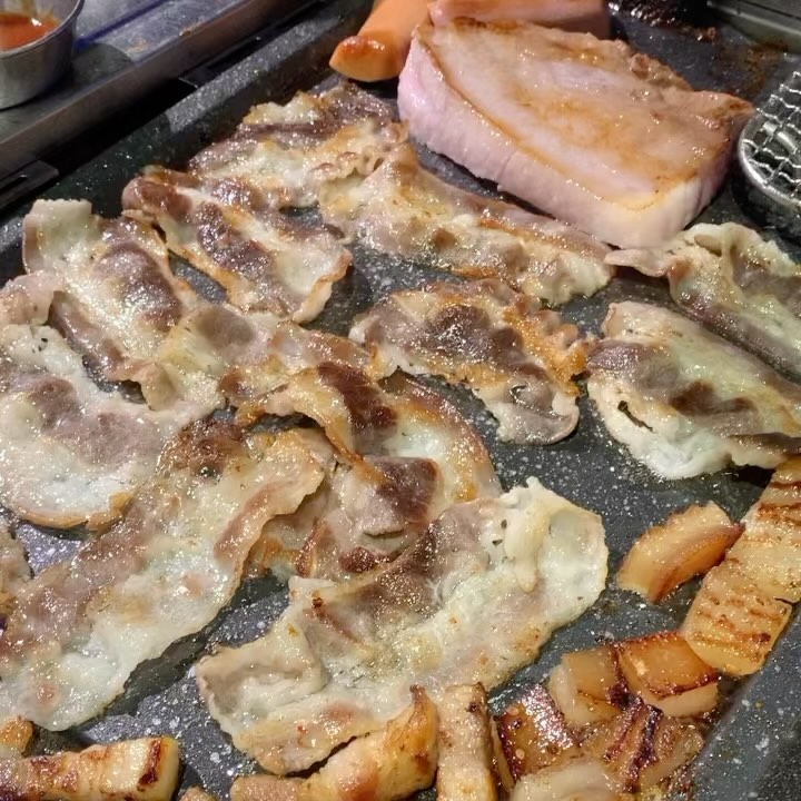 또 먹고 싶은 우삼겹 초밥 🥰
.
#포크팬 #대구고기무한리필 #대구복현오거리맛집 #대구산격동맛집 #대구경대북문맛집 #대구경대맛집 #대구영진전문대맛집 #대구복현동맛집 #대구고기뷔페 #대구뷔페추천