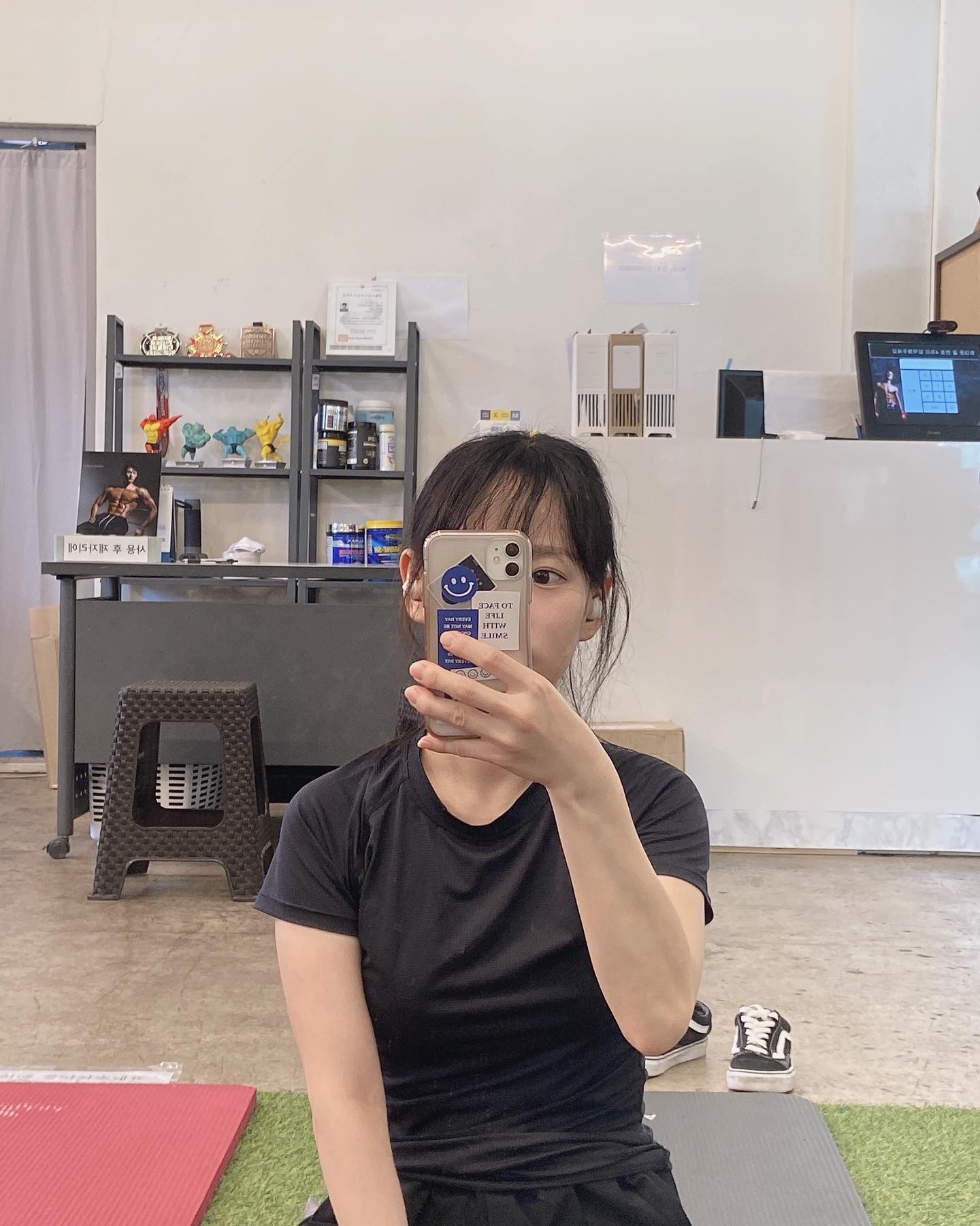 .

수술후 회복+쉬고싶은마음에  2~3개월 운동쉬는동안 체지방+3kg 근육-1kg😂😂
그래도 내시간이 많아 행복했다..
미루고미루다 7월19일부터 다시 운동시작했다오..
인바디재고 충격먹어 진작올껄 싶었지만 지금이라도 시작하길 잘했다고 생각하는중👊👊
가끔씩 수영장도 다니는 수린이생활도 하고있다요🏊‍♂️
다시 열심히 기록해야지!!

#운동 #운동스타스램 #운동기록 #운동하는여자 #헬스 #헬린이 #수영 #수린이 #오운완