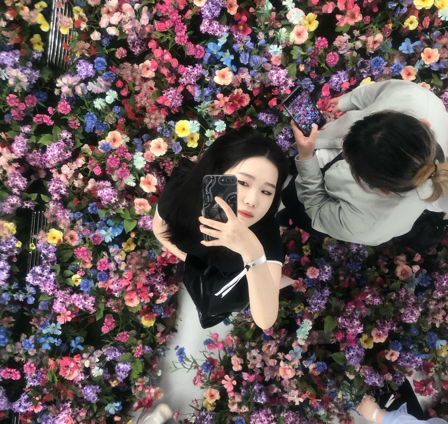 향긋하고 즐거웠던 미스디올 전시